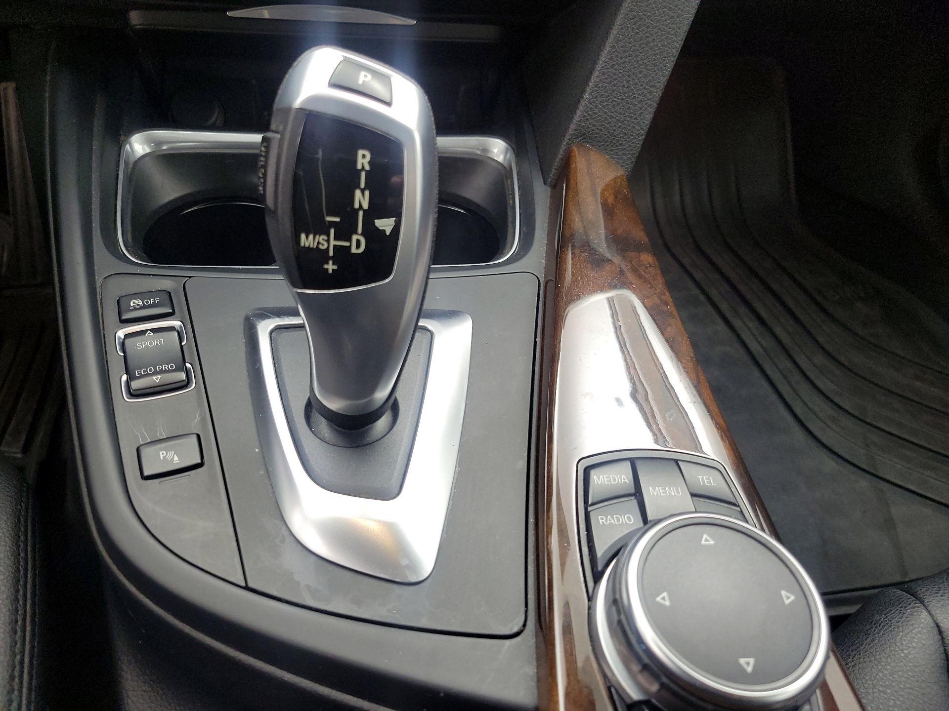 Thumbnail: 2015 BMW 3 Series - 18