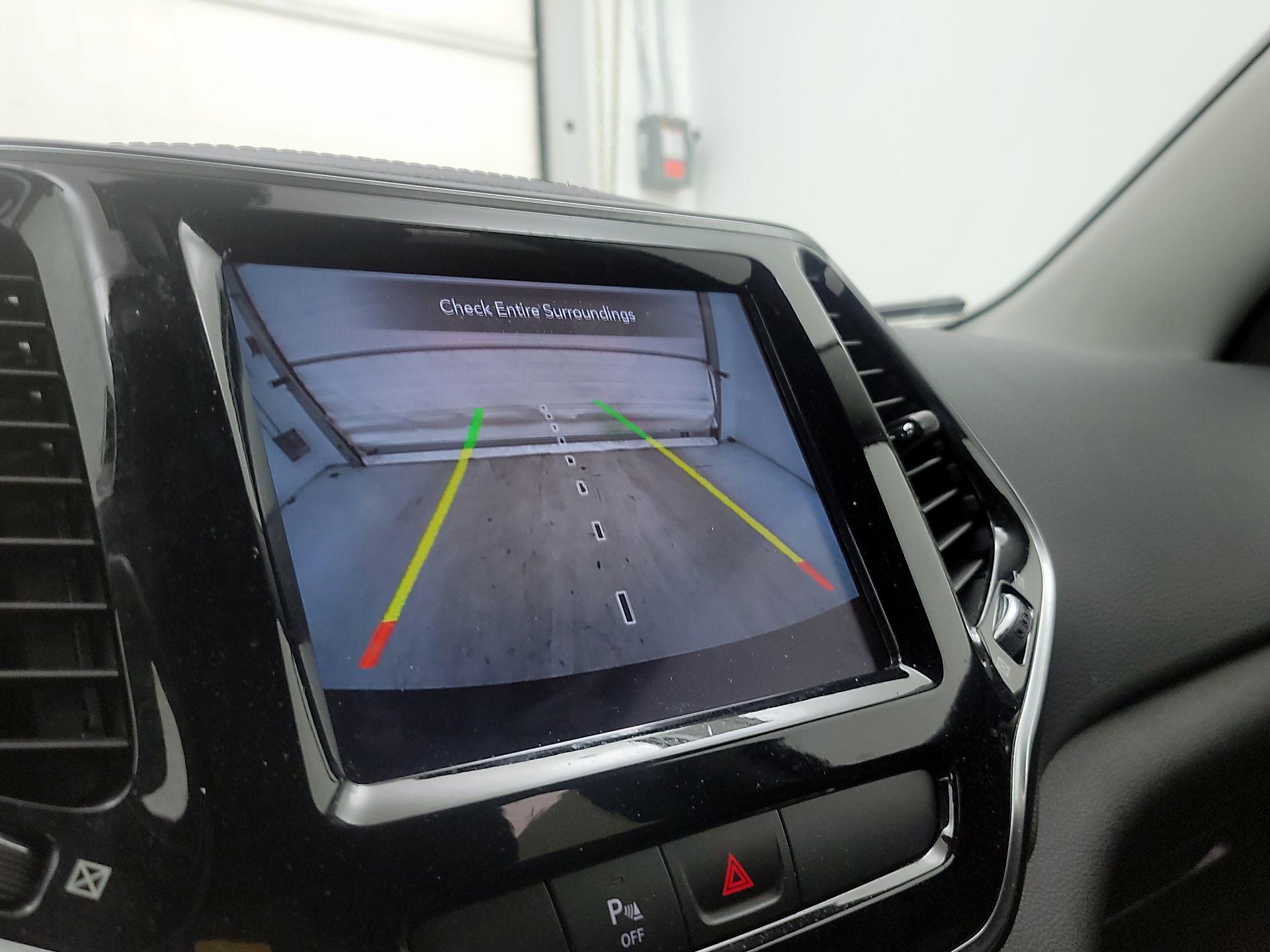 Thumbnail: 2020 Jeep Cherokee - 15