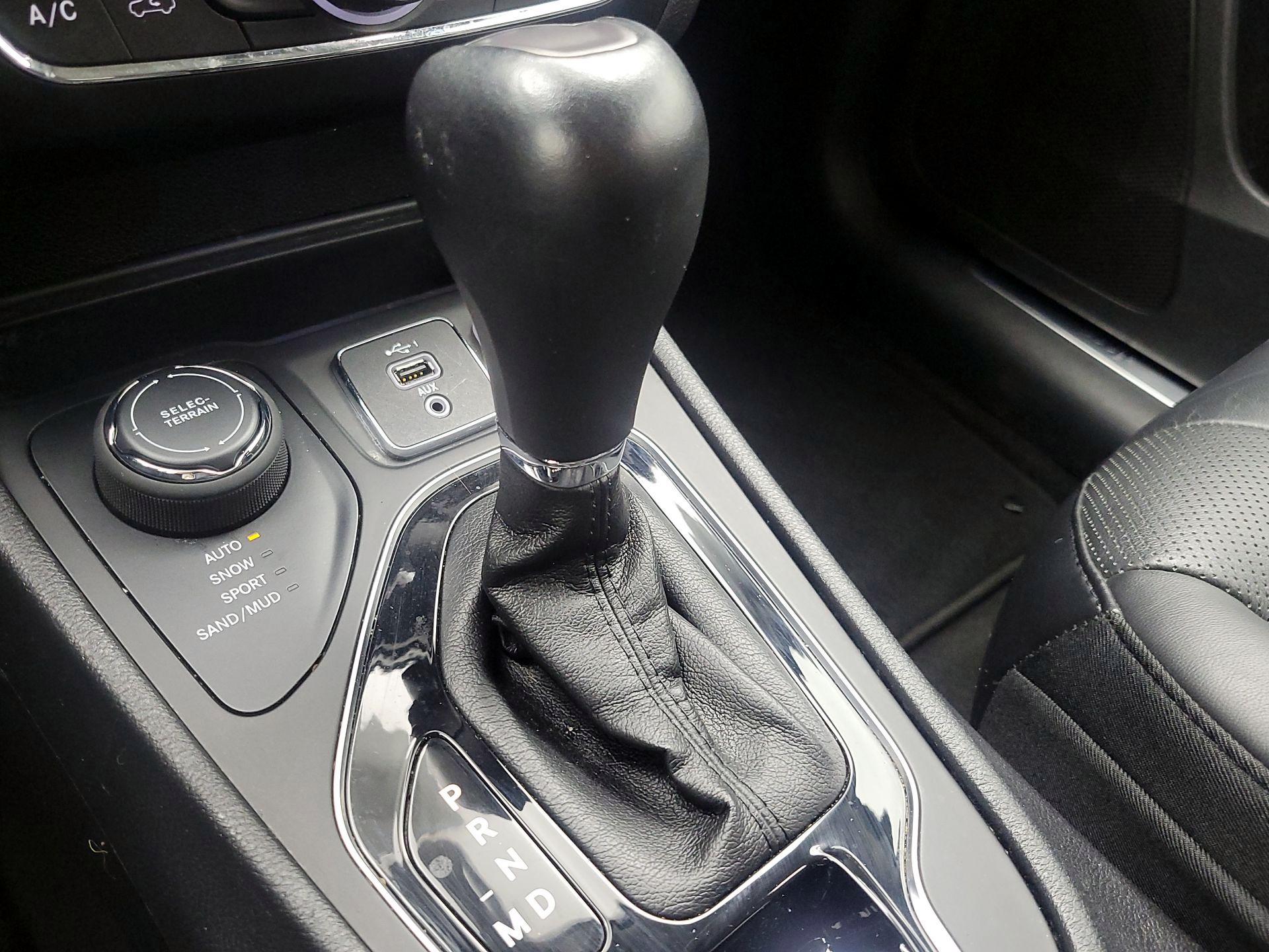 Thumbnail: 2020 Jeep Cherokee - 18