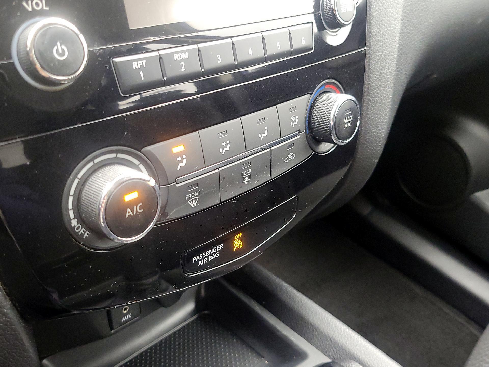 Thumbnail: 2017 Nissan Rogue Sport - 16