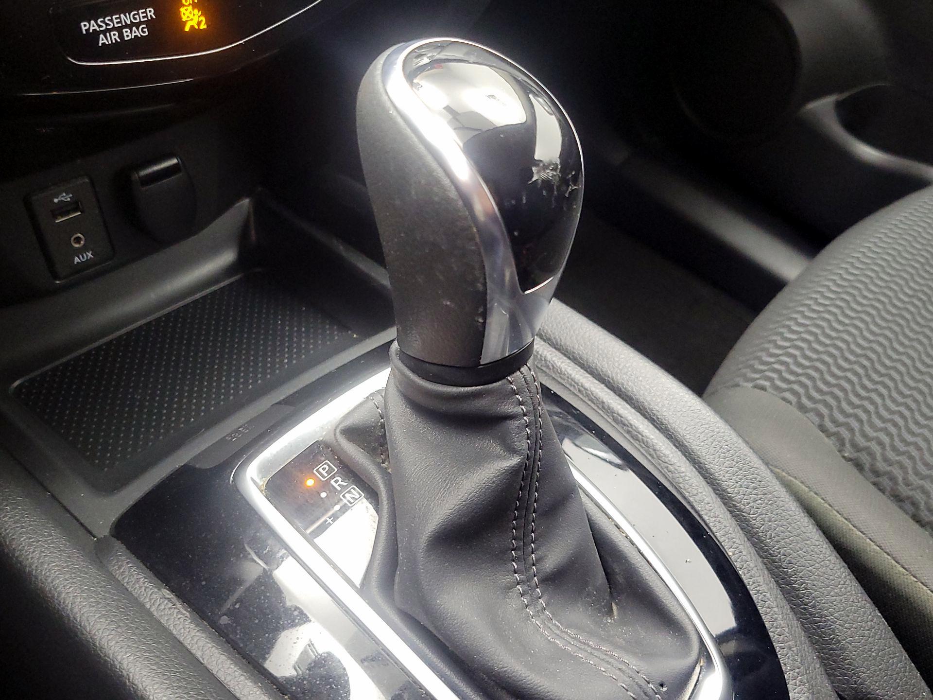 Thumbnail: 2017 Nissan Rogue Sport - 17