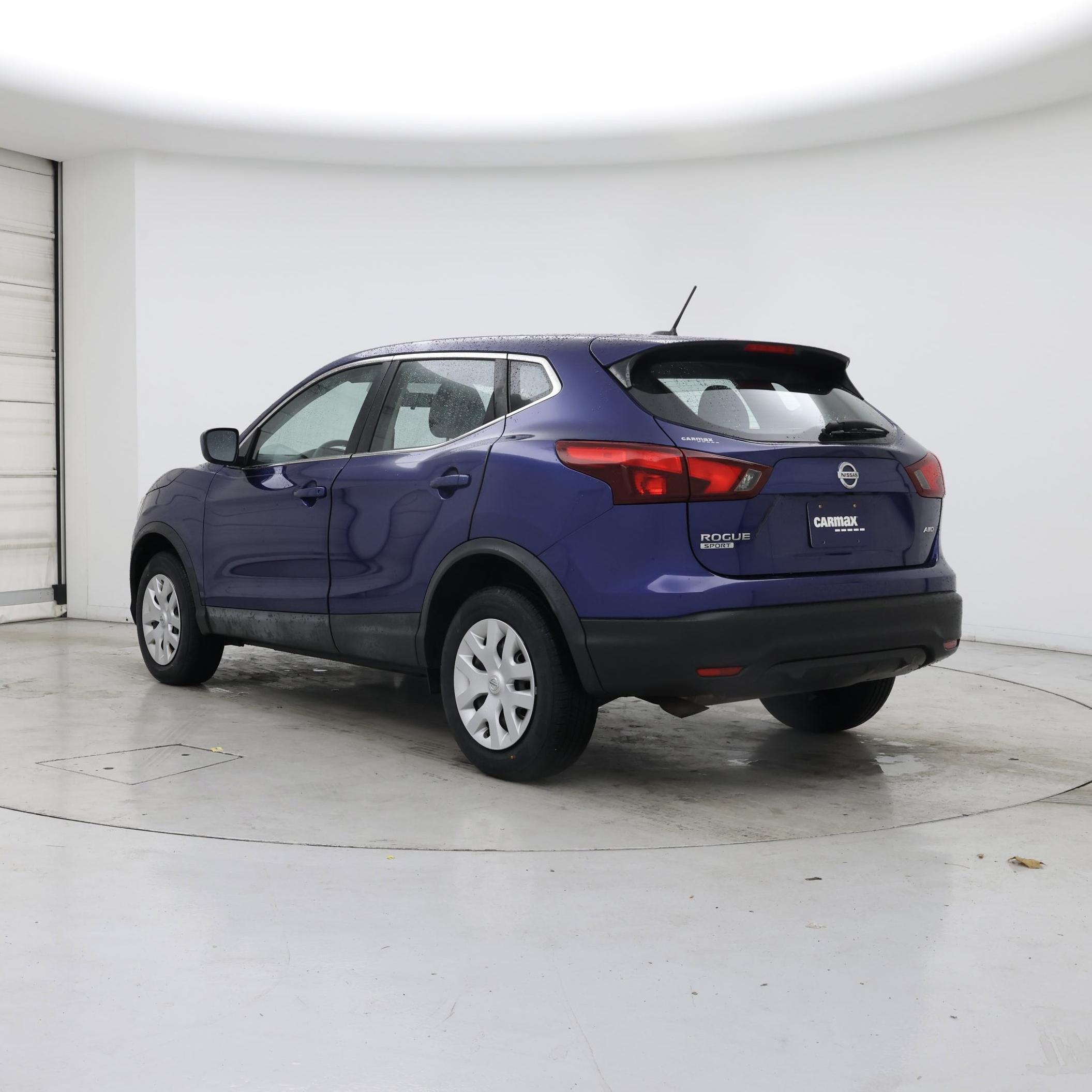 Thumbnail: 2017 Nissan Rogue Sport - 2