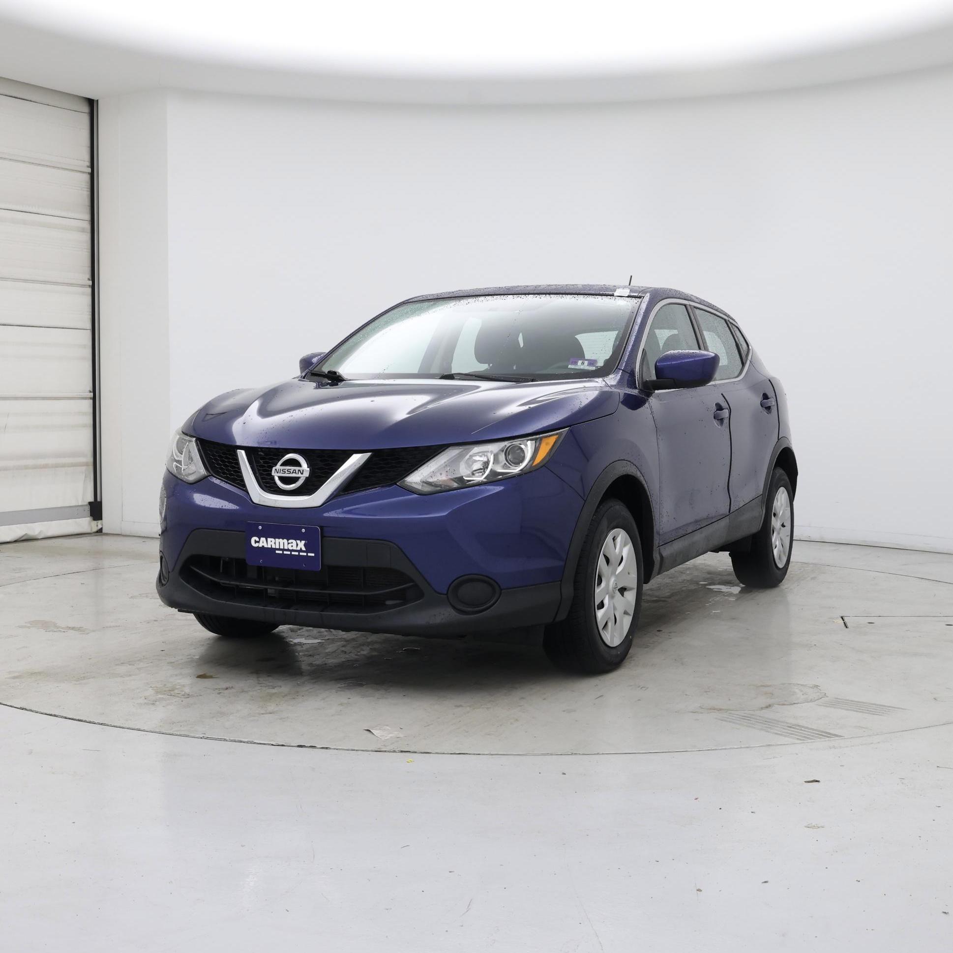 Thumbnail: 2017 Nissan Rogue Sport - 4