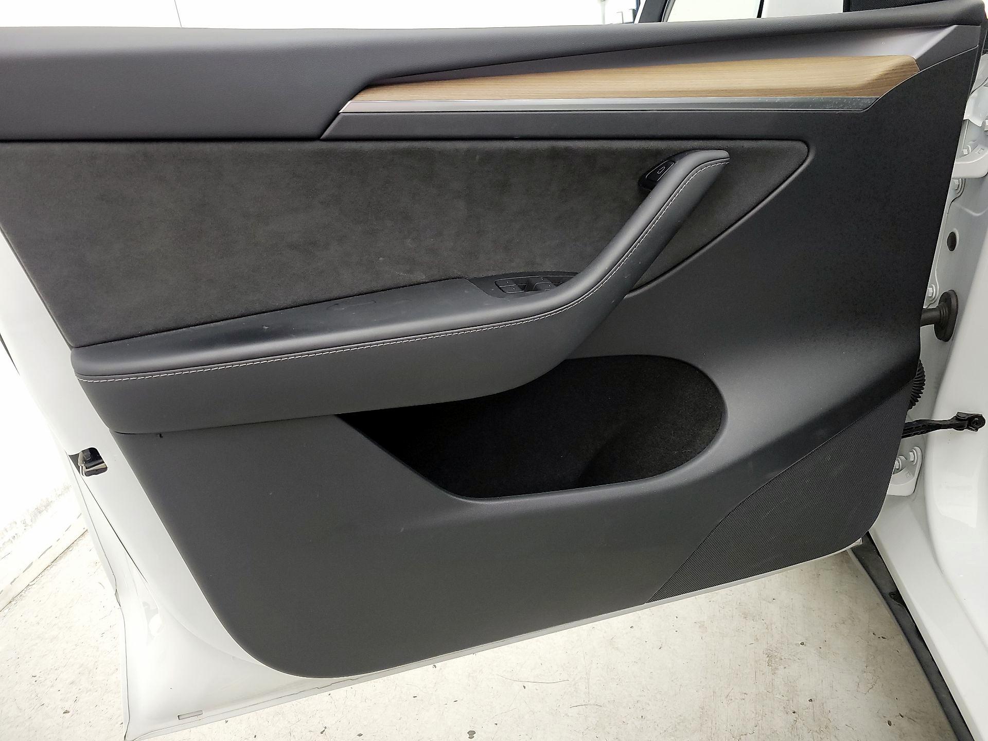 Thumbnail: 2022 Tesla Model Y - 12