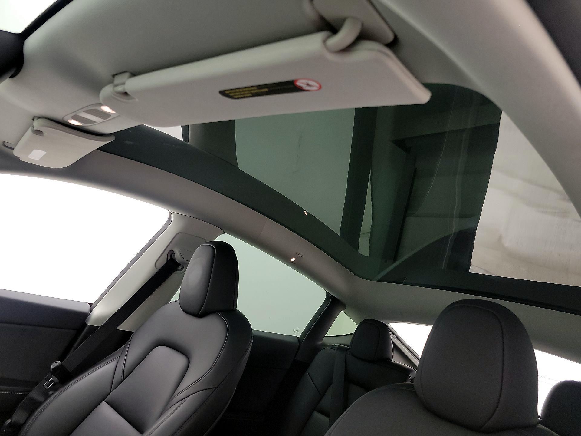 Thumbnail: 2022 Tesla Model Y - 17