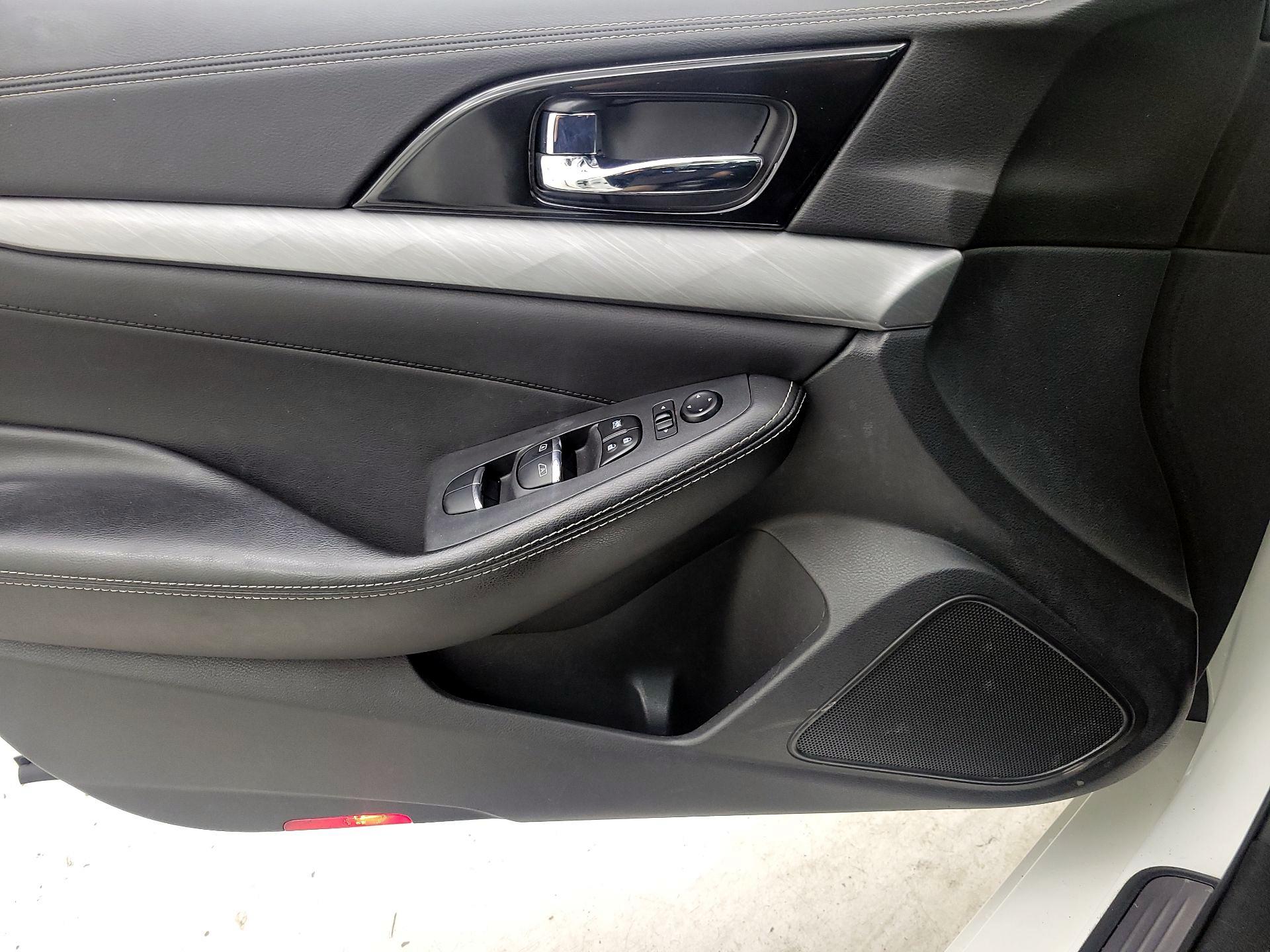 Thumbnail: 2017 Nissan Maxima - 12