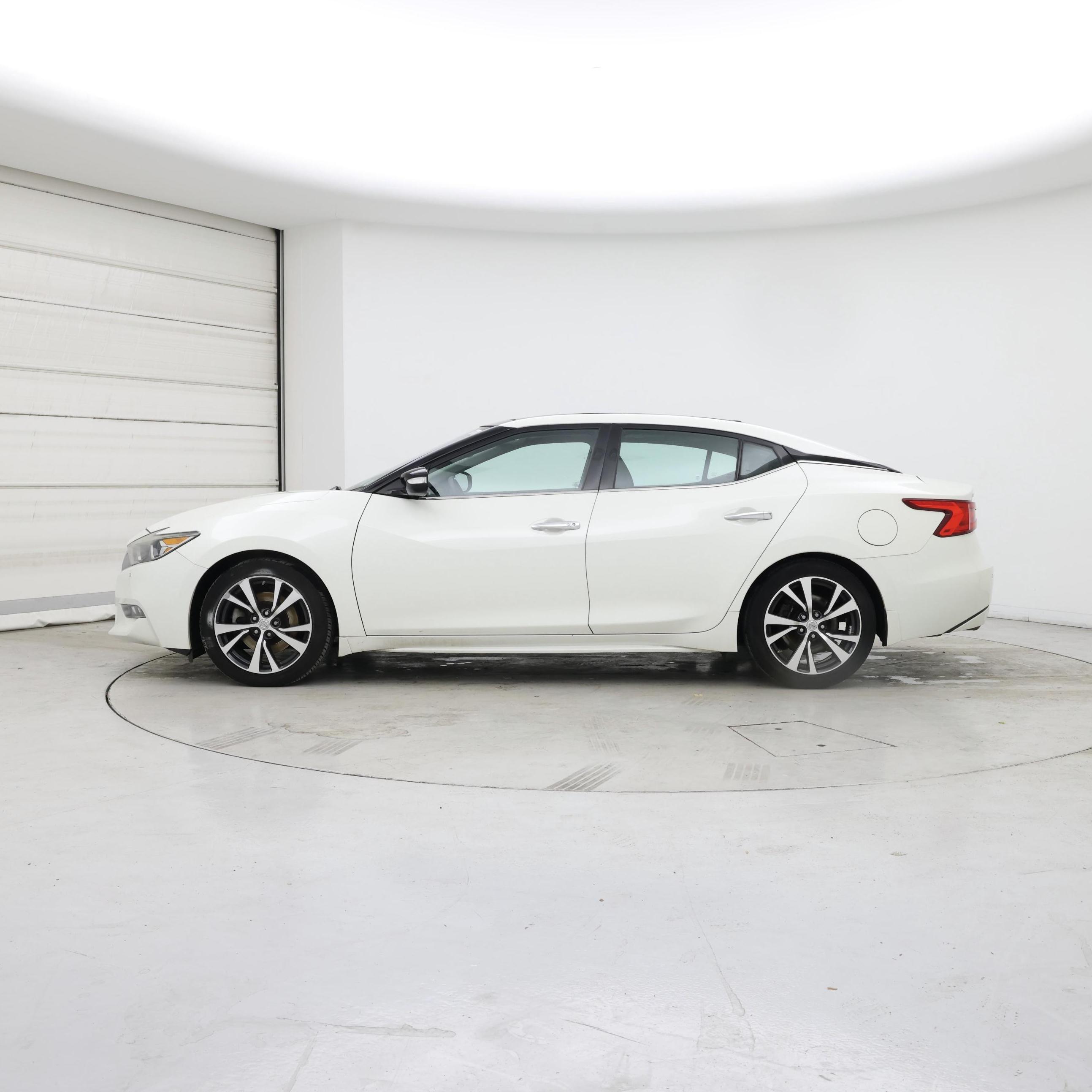 Thumbnail: 2017 Nissan Maxima - 3