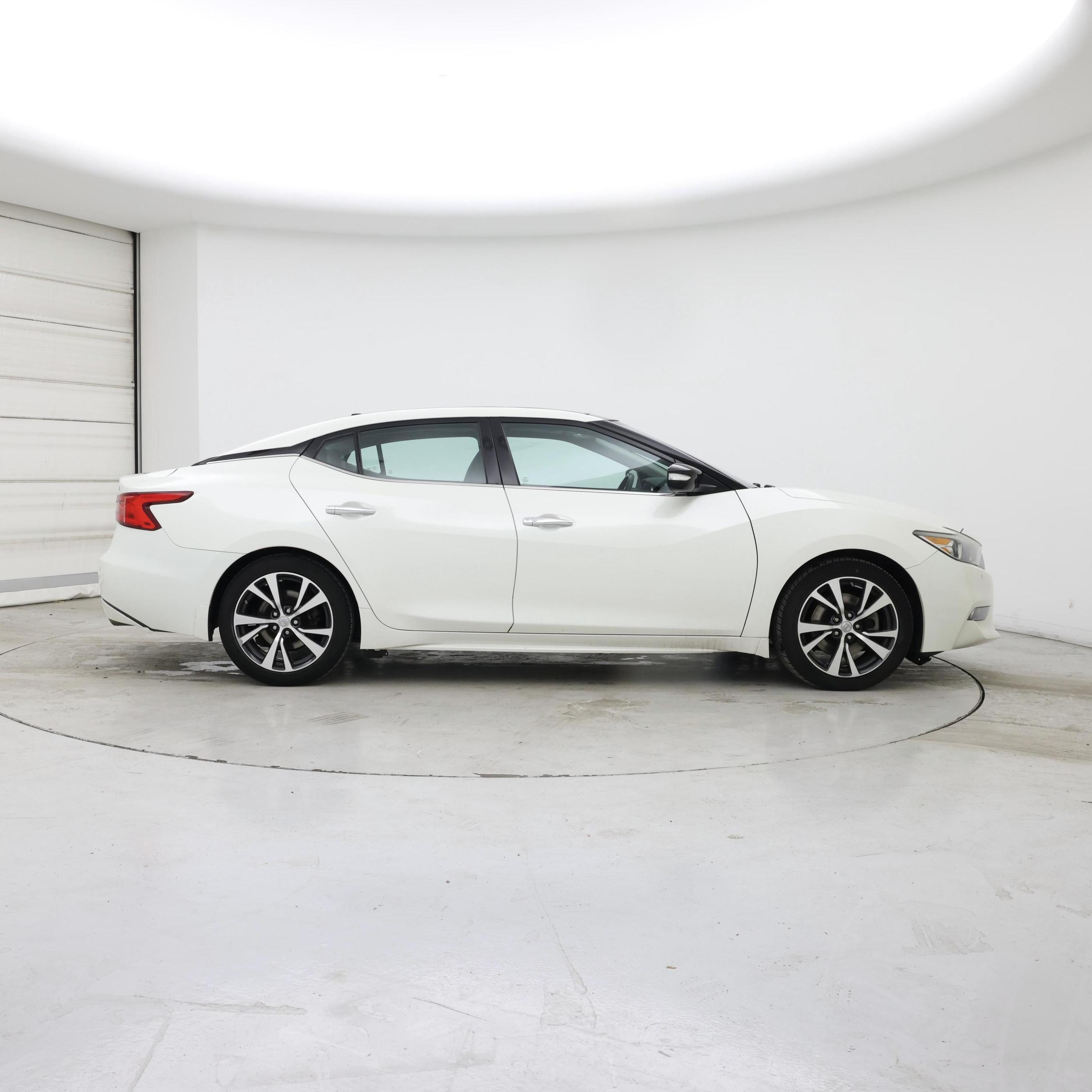 Thumbnail: 2017 Nissan Maxima - 7