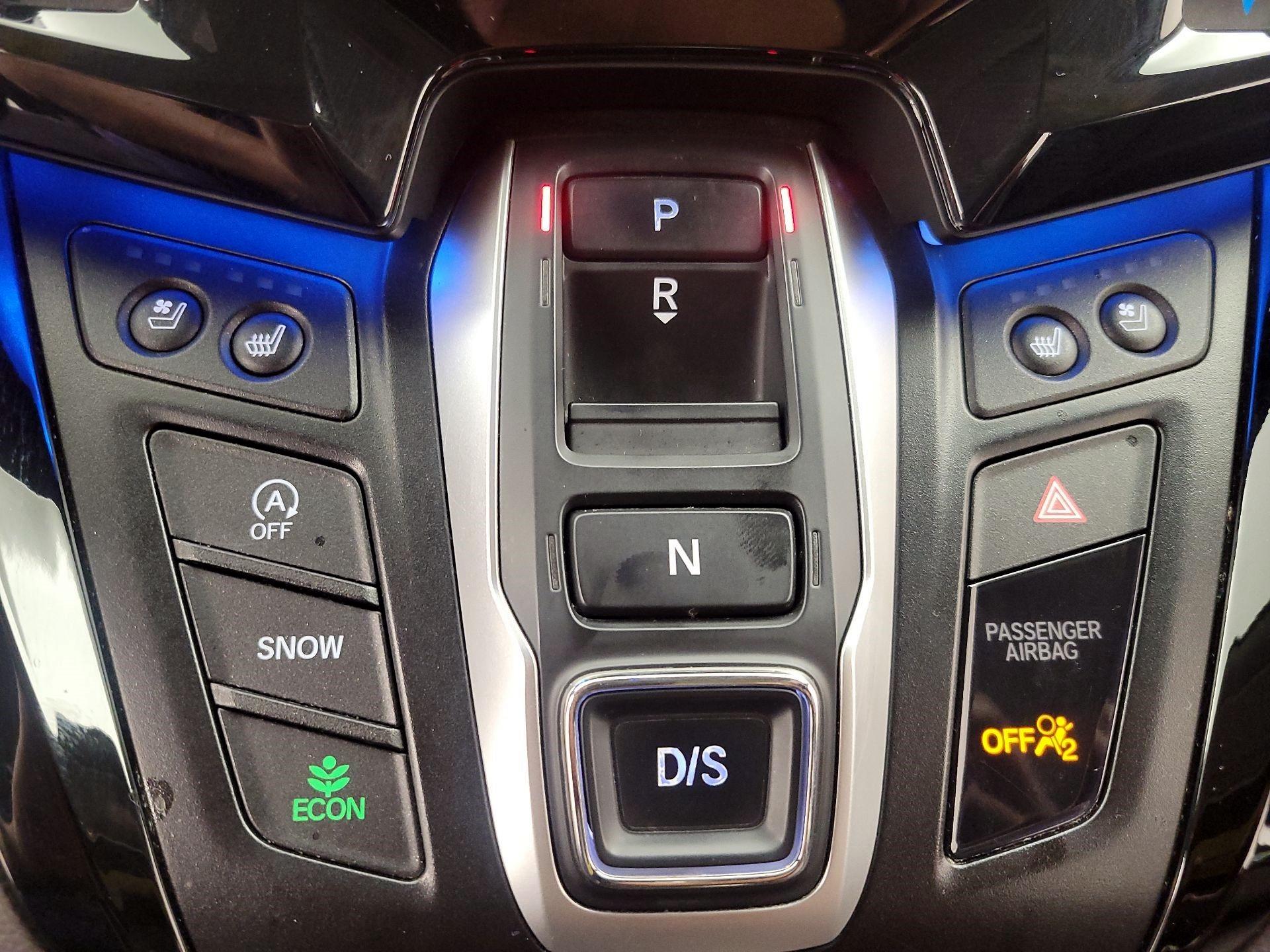 Thumbnail: 2018 Honda Odyssey - 16