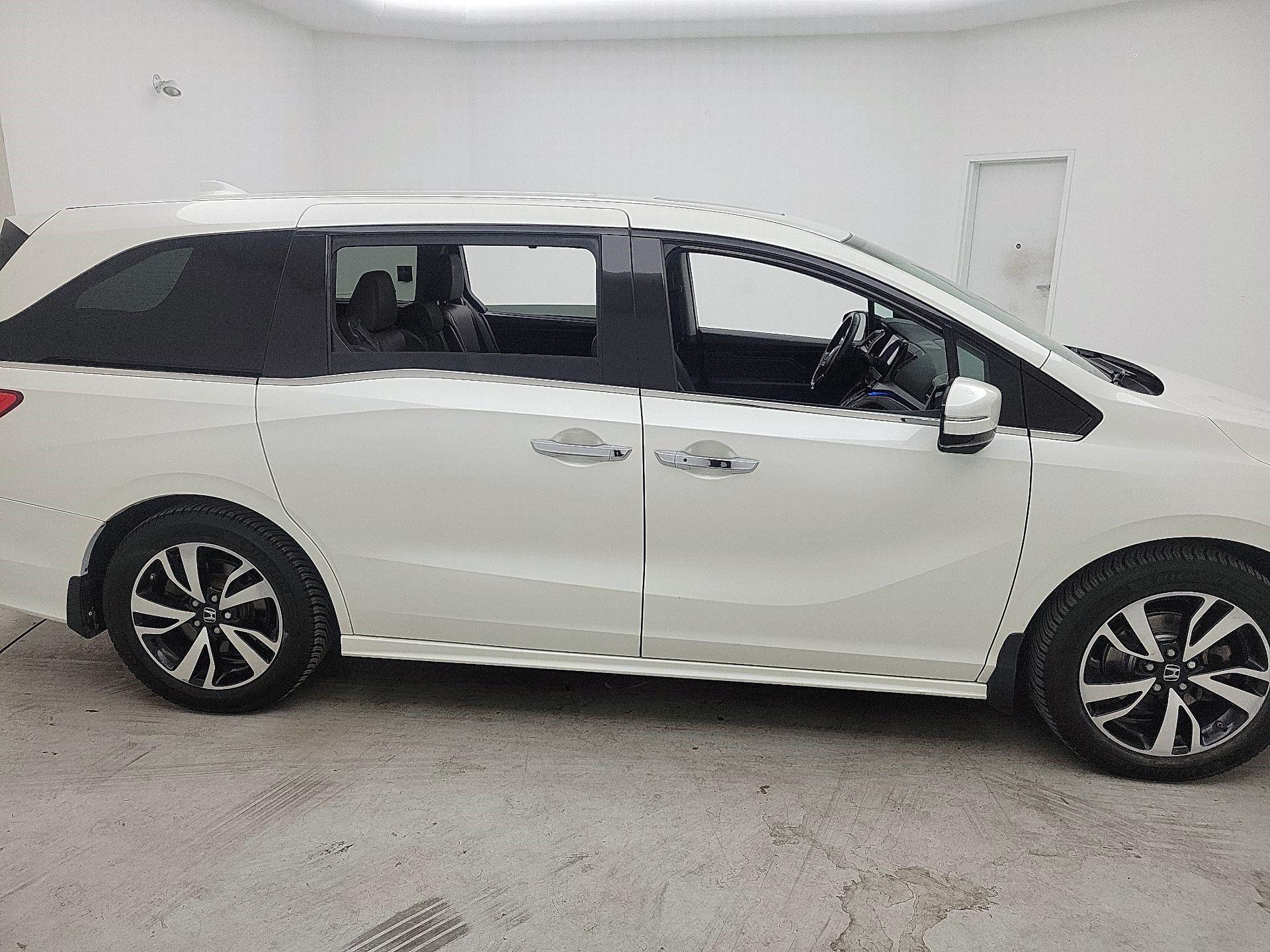 Thumbnail: 2018 Honda Odyssey - 4