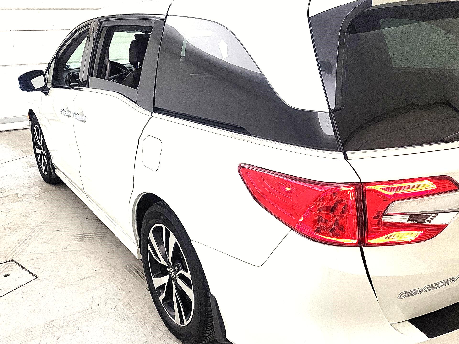 Thumbnail: 2018 Honda Odyssey - 7