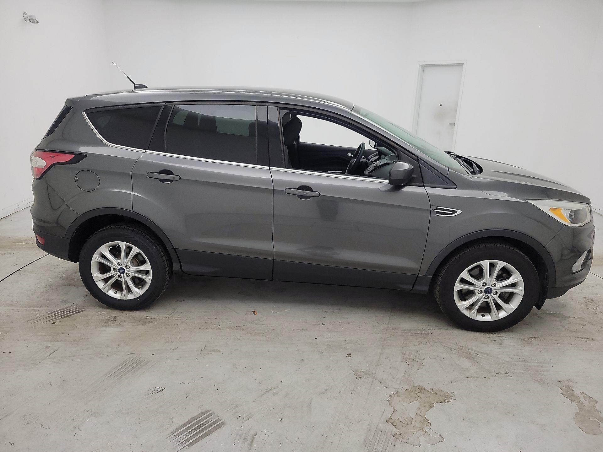 Thumbnail: 2017 Ford Escape - 4