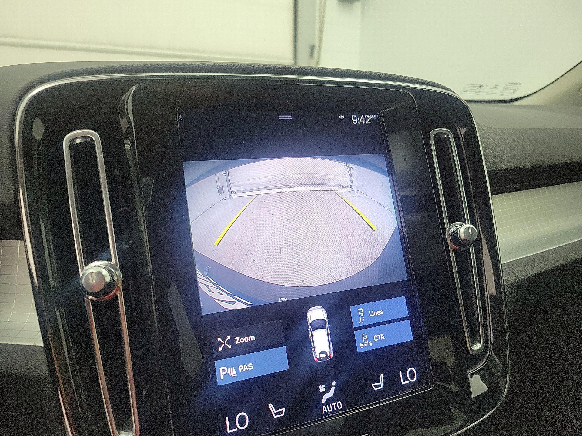 Thumbnail: 2021 Volvo XC40 - 13