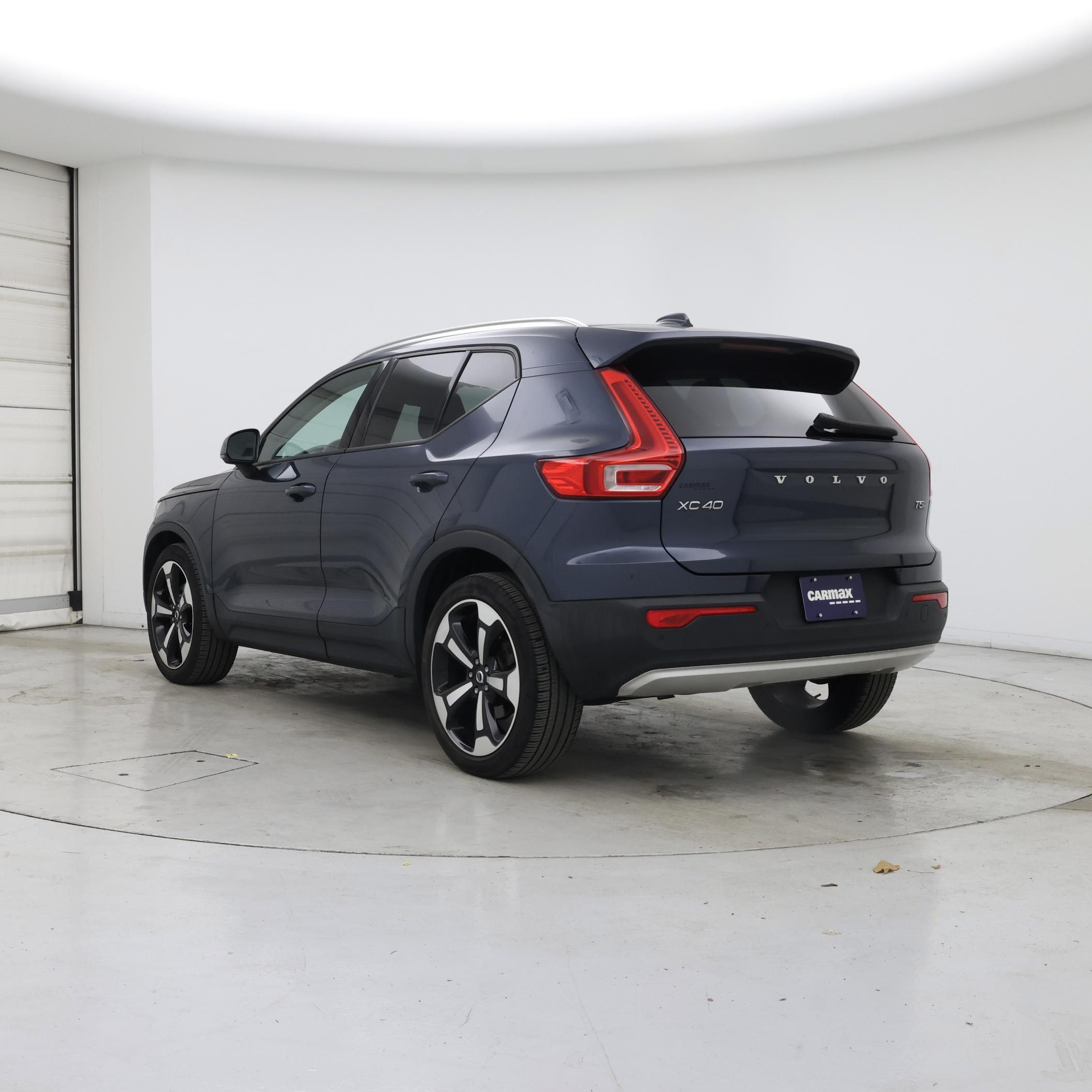 Thumbnail: 2021 Volvo XC40 - 2