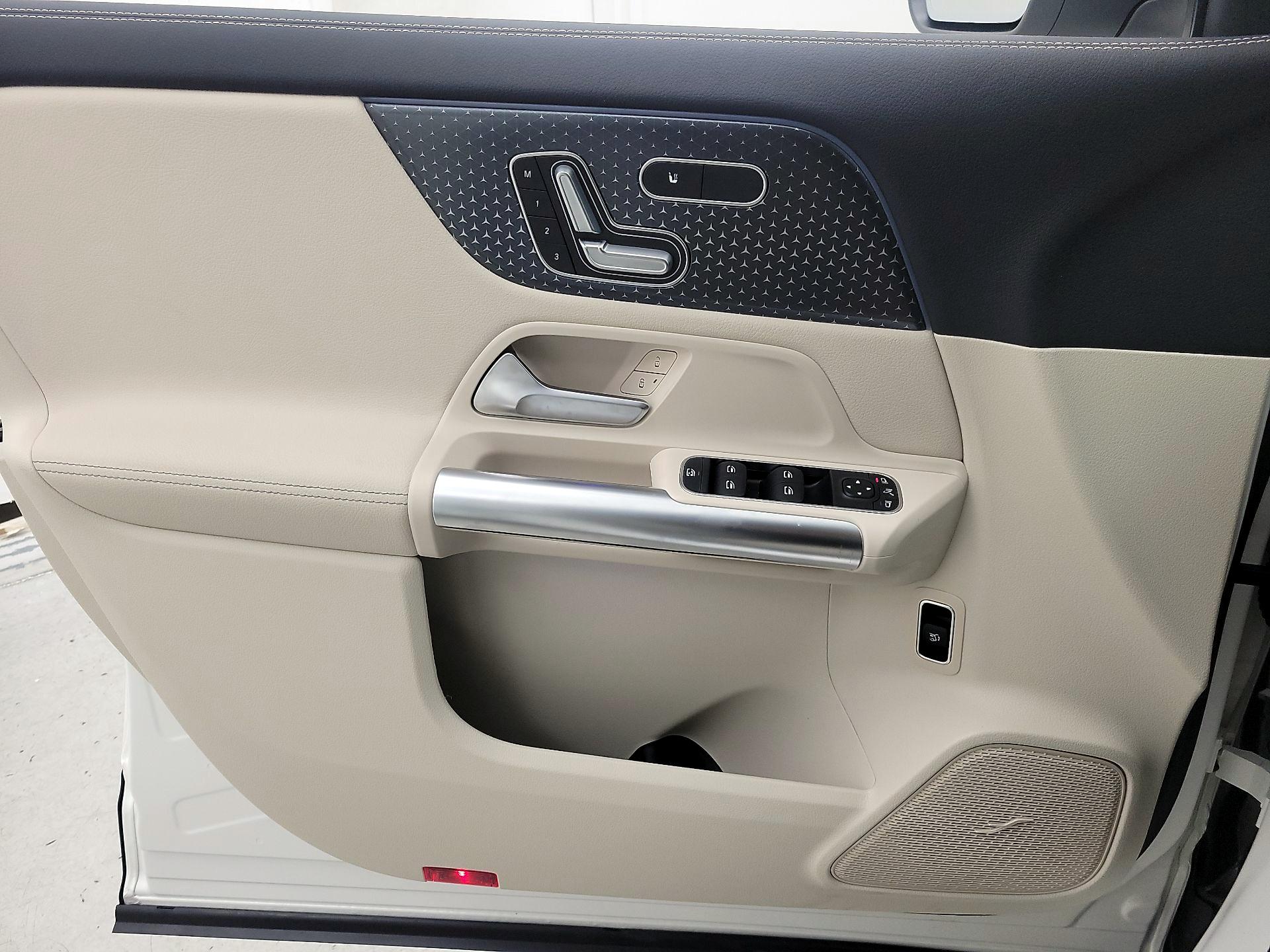 Thumbnail: 2025 Mercedes-Benz GLA - 12