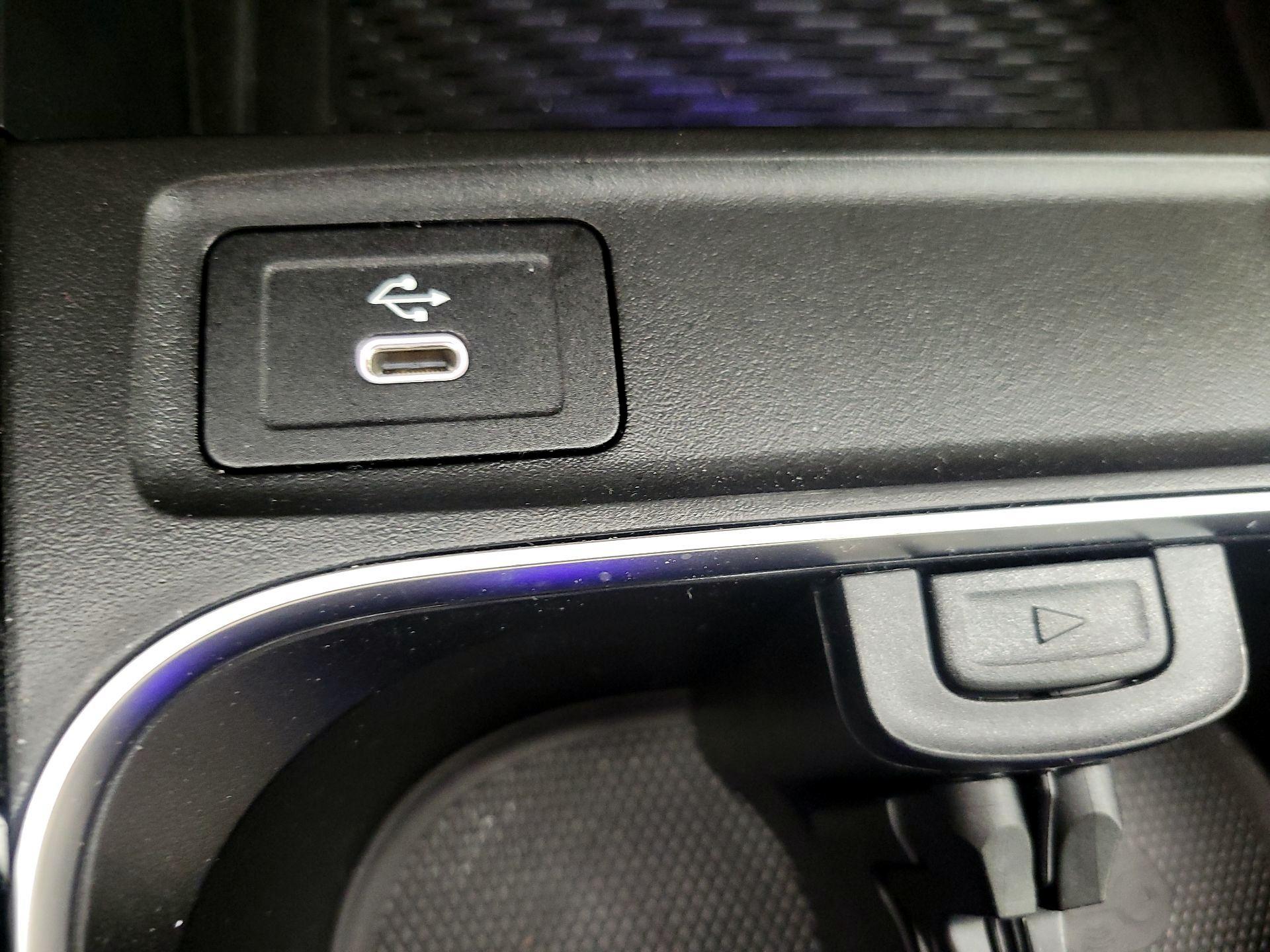 Thumbnail: 2025 Mercedes-Benz GLA - 18