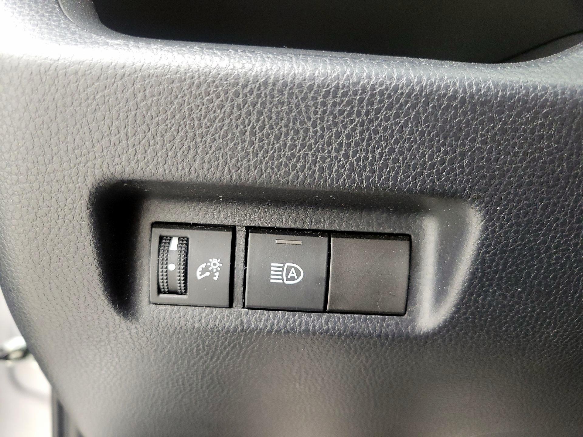 Thumbnail: 2020 Toyota RAV4 - 13