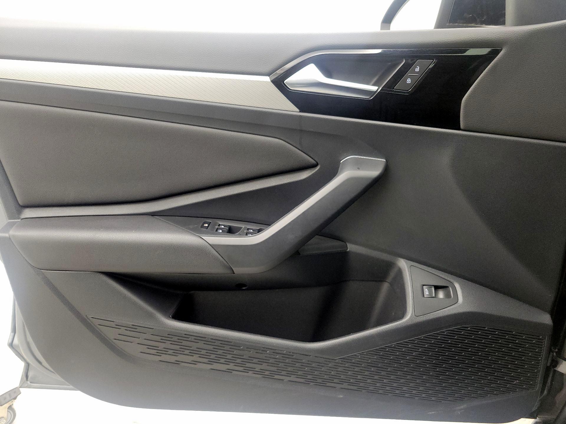 Thumbnail: 2019 Volkswagen Jetta - 12