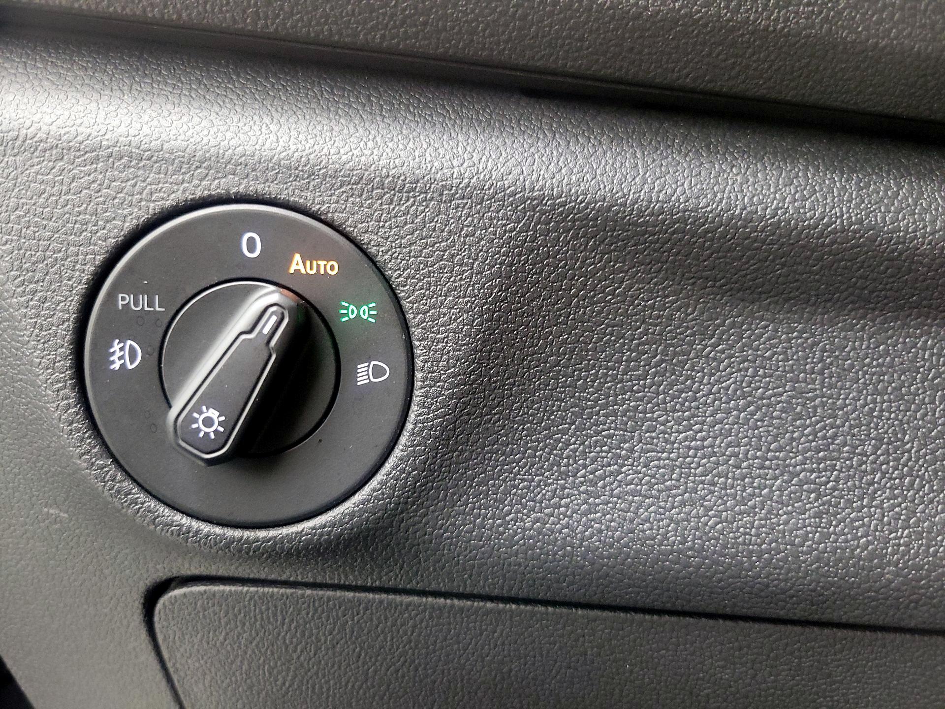 Thumbnail: 2019 Volkswagen Jetta - 13