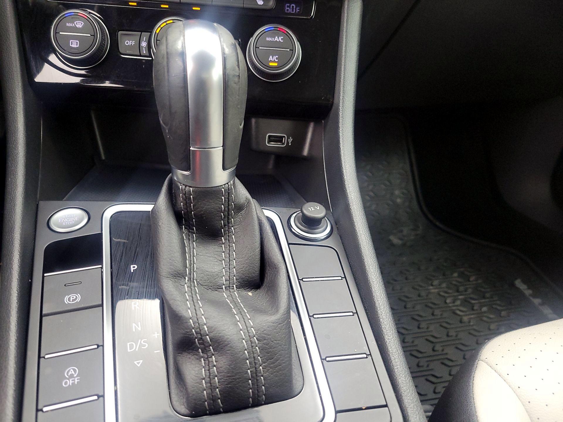 Thumbnail: 2019 Volkswagen Jetta - 17