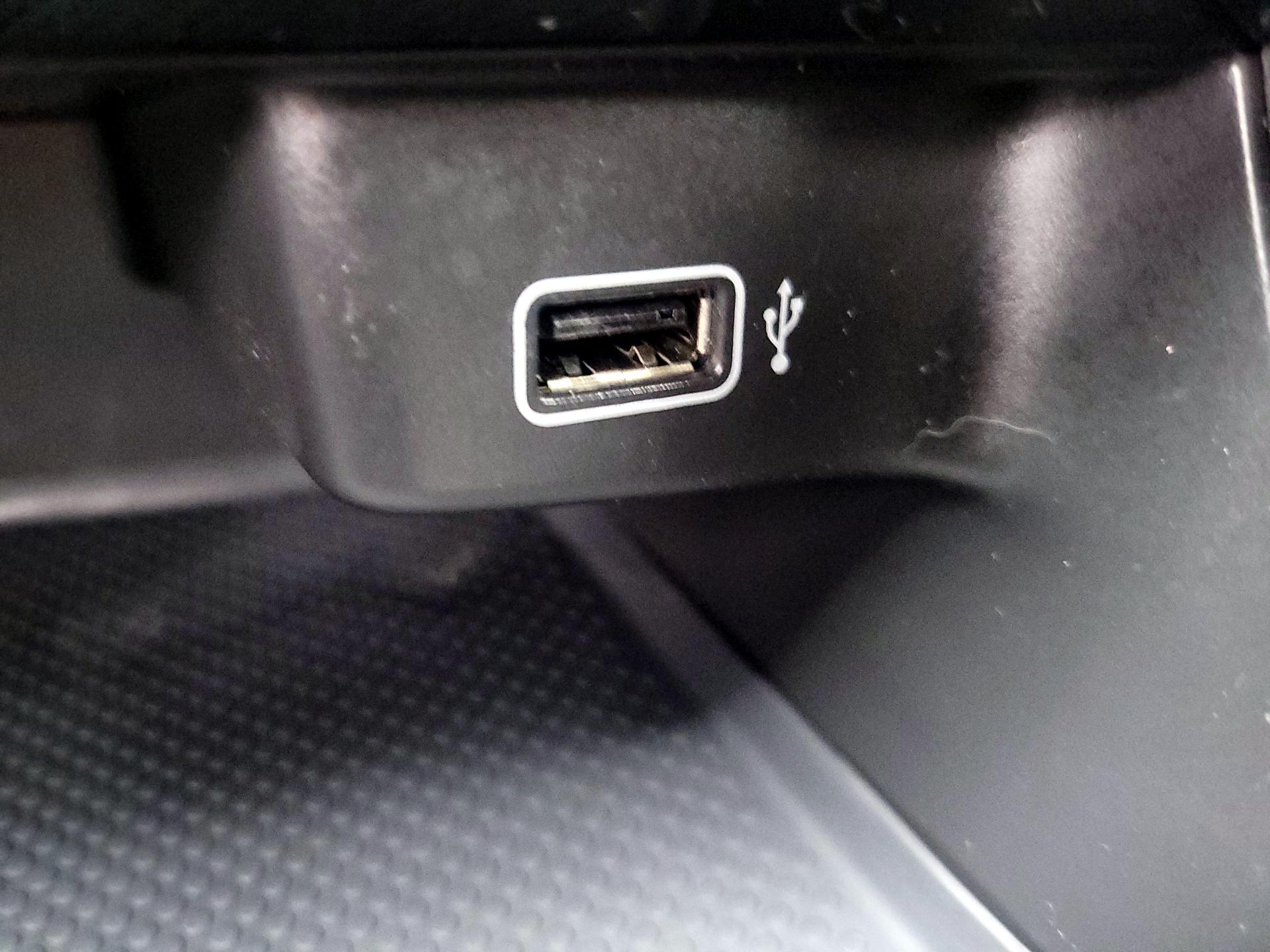 Thumbnail: 2019 Volkswagen Jetta - 18