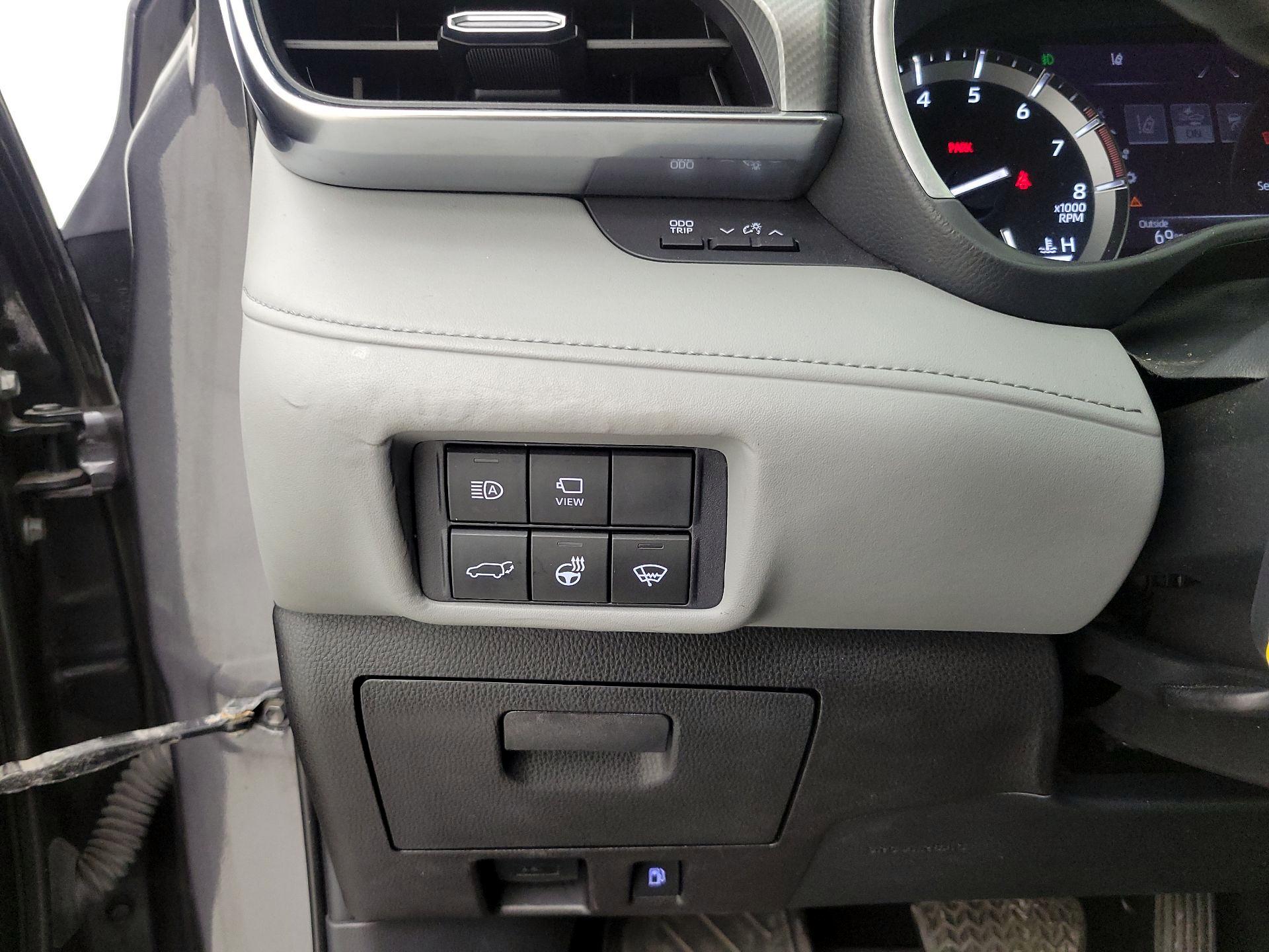 Thumbnail: 2021 Toyota Highlander - 13