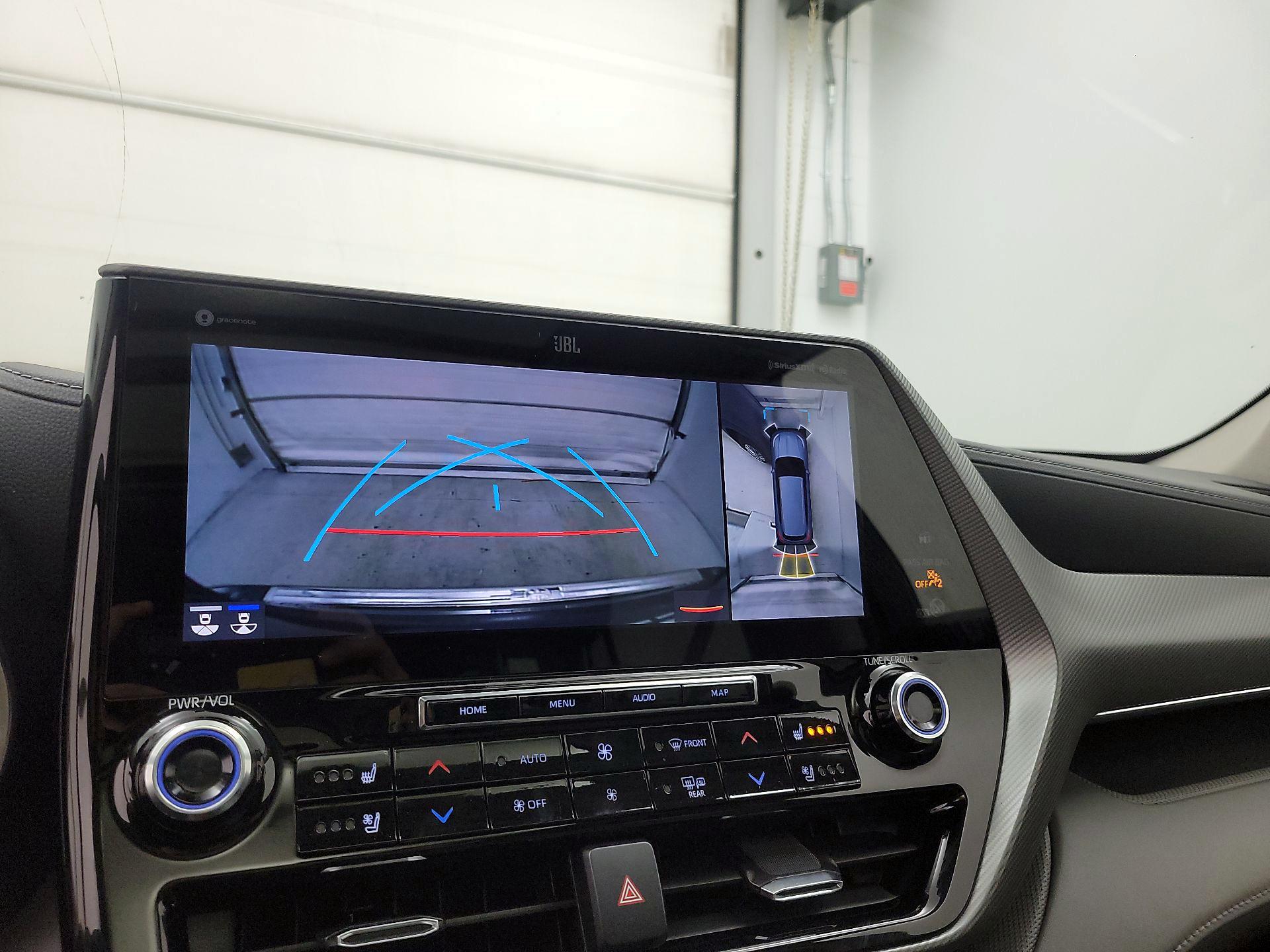 Thumbnail: 2021 Toyota Highlander - 15