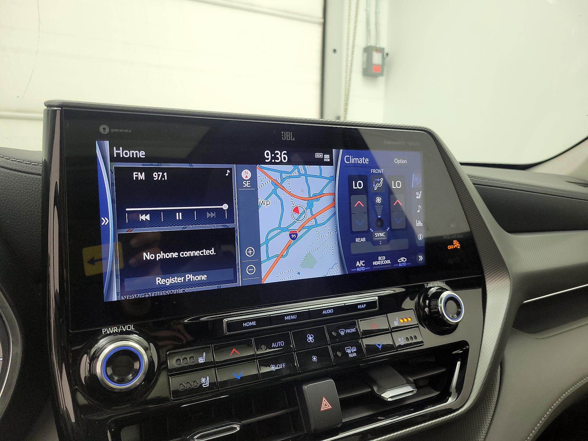 Thumbnail: 2021 Toyota Highlander - 16