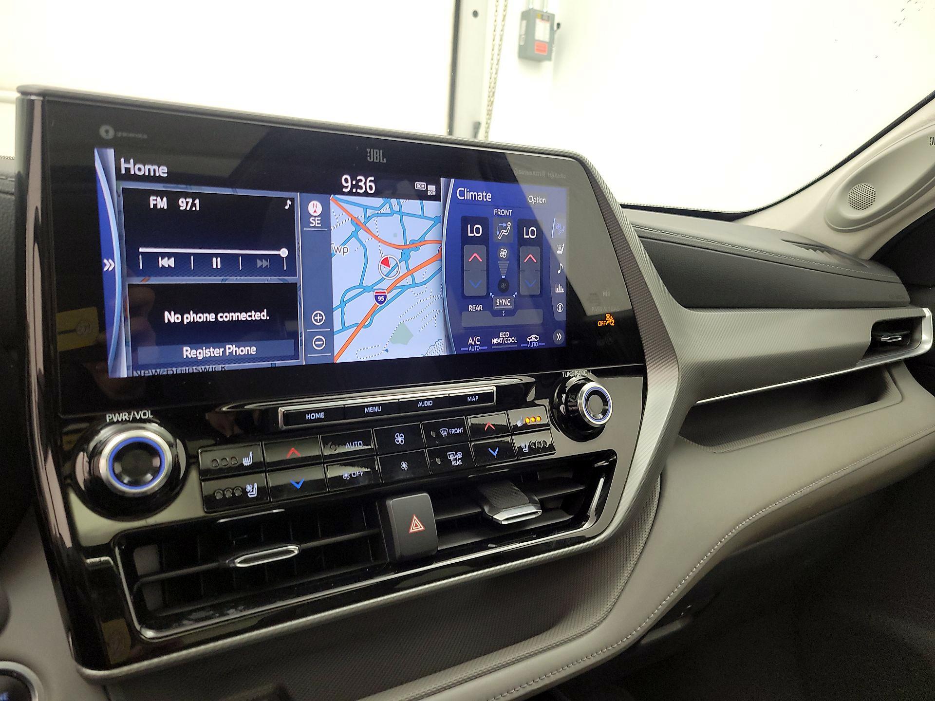 Thumbnail: 2021 Toyota Highlander - 17