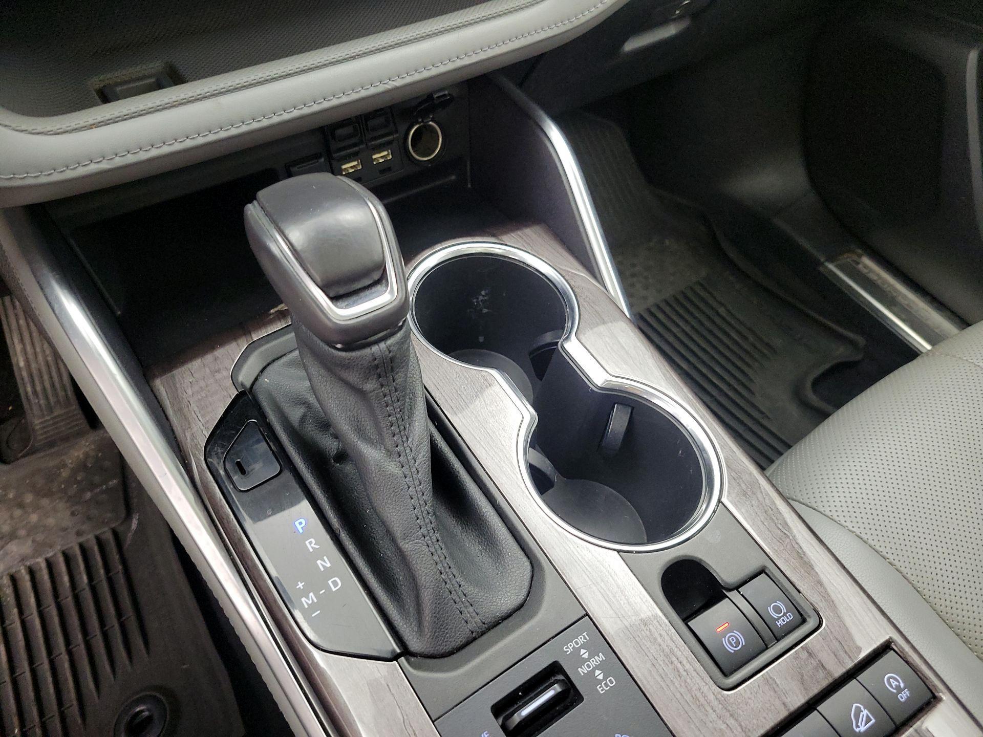 Thumbnail: 2021 Toyota Highlander - 18