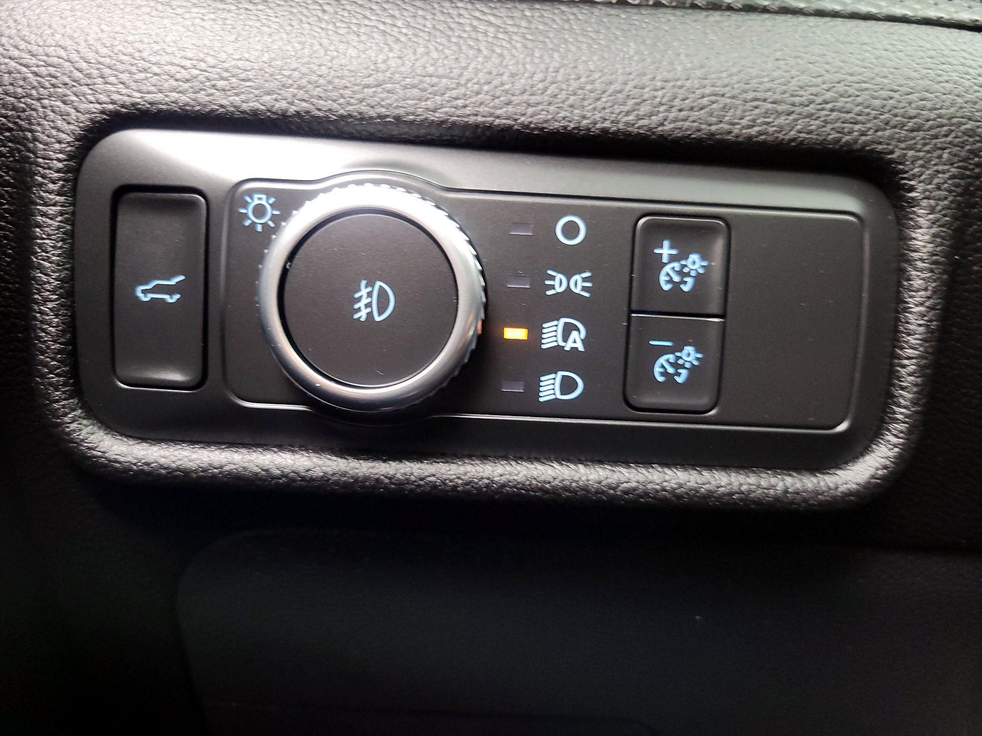 Thumbnail: 2022 Ford Explorer - 13