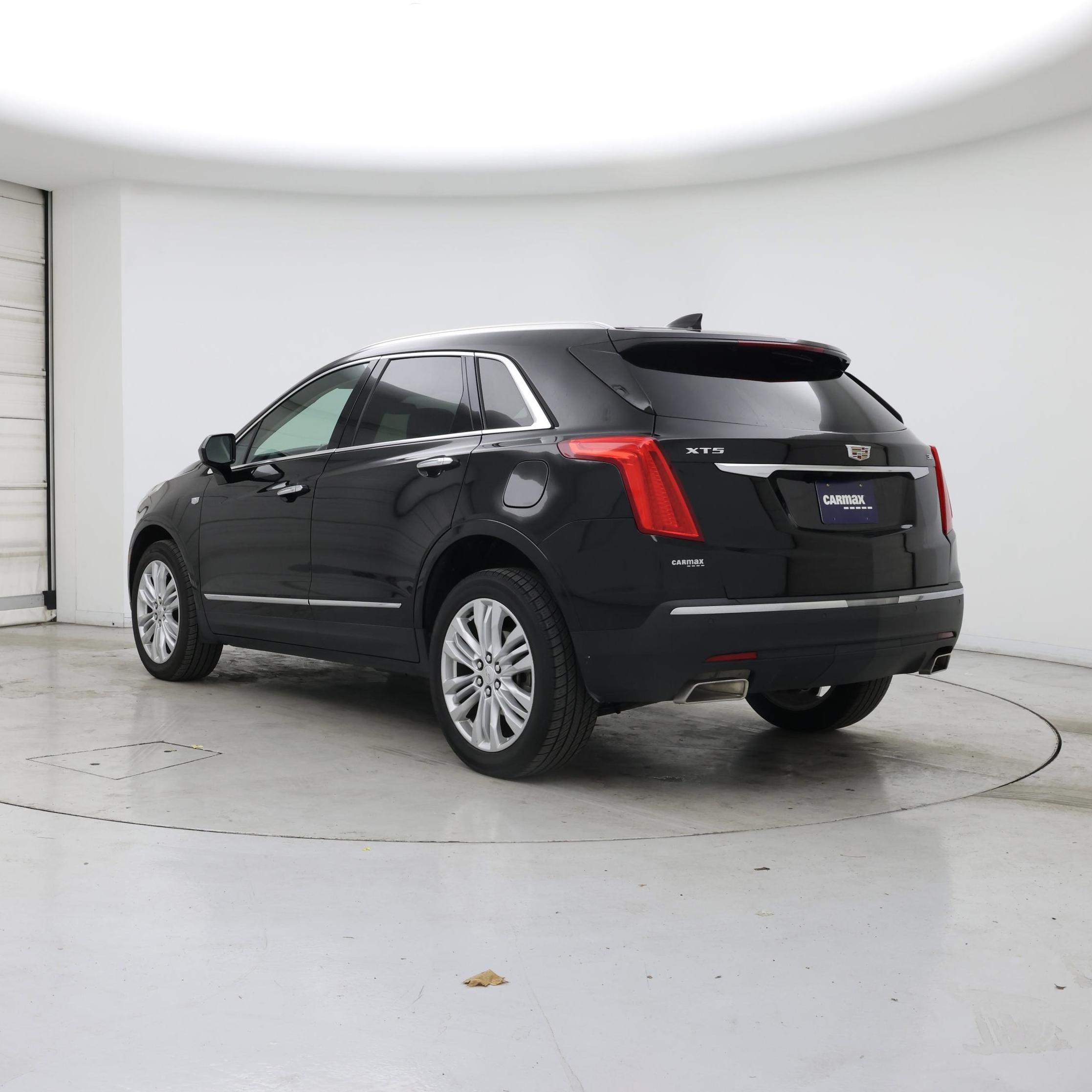 Thumbnail: 2019 Cadillac XT5 - 2