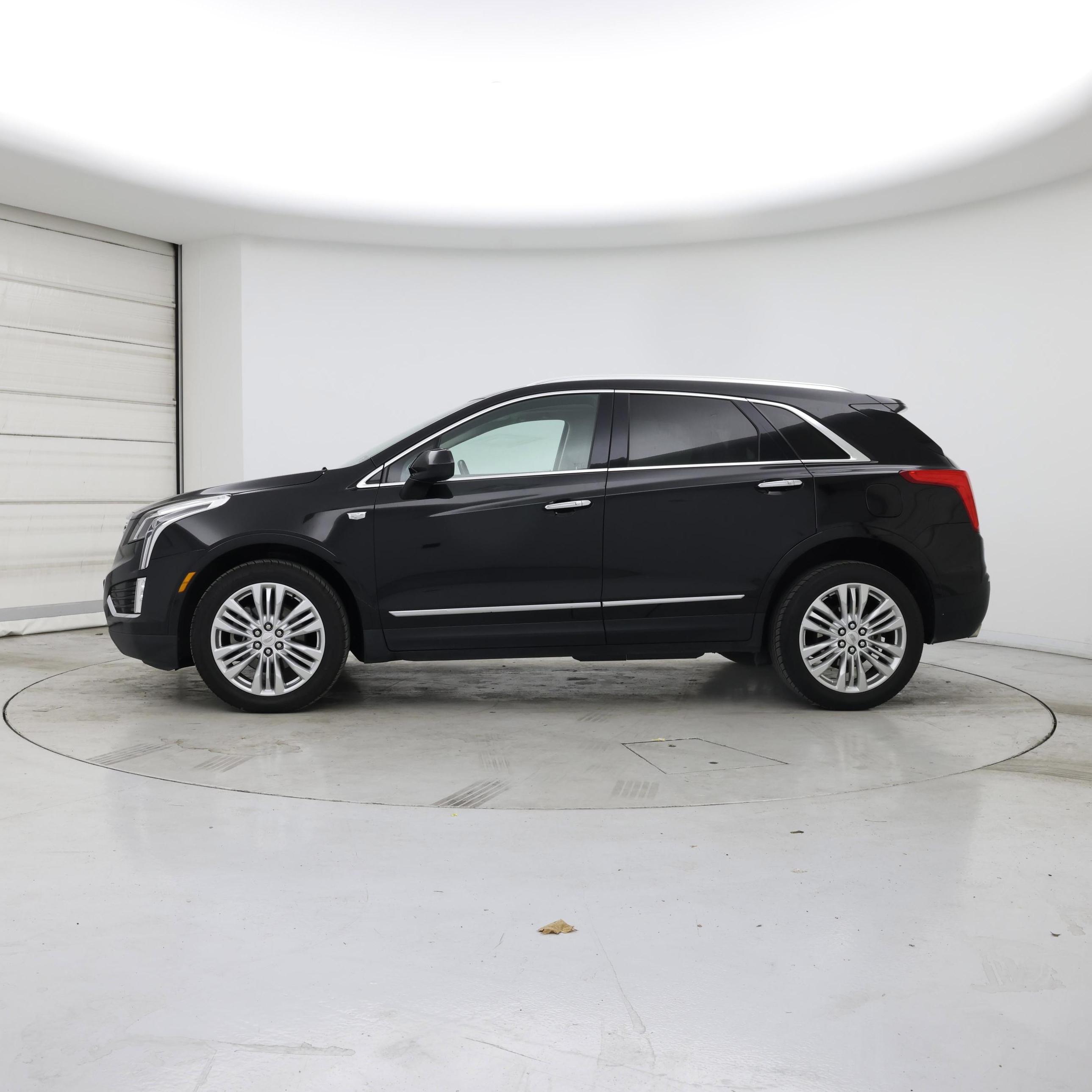 Thumbnail: 2019 Cadillac XT5 - 3