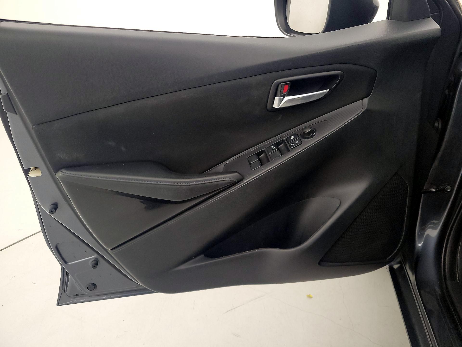 Thumbnail: 2018 Toyota Yaris iA - 12