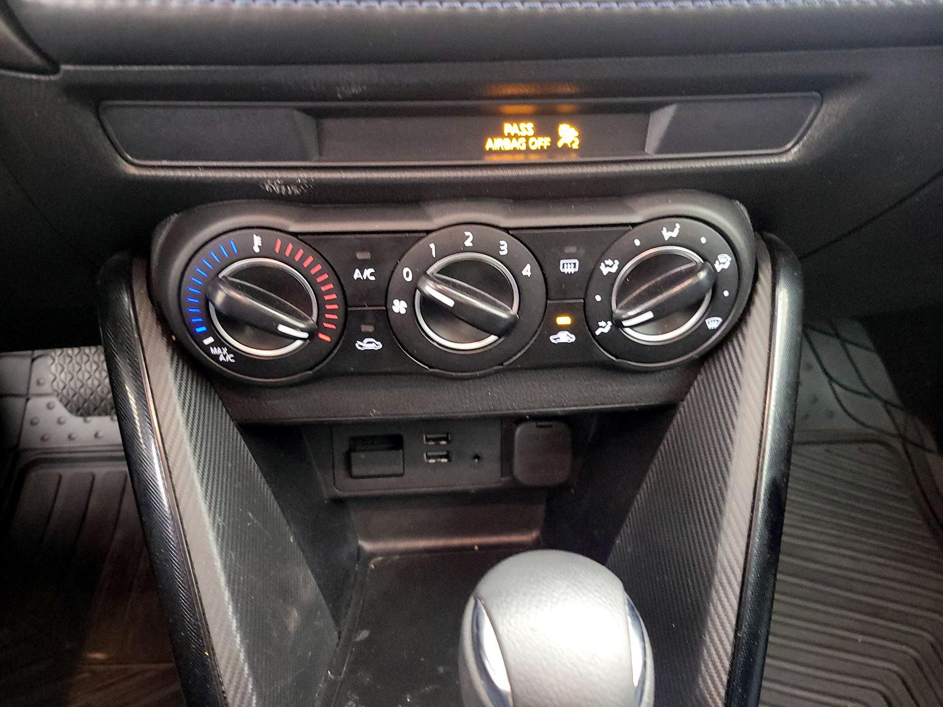 Thumbnail: 2018 Toyota Yaris iA - 16