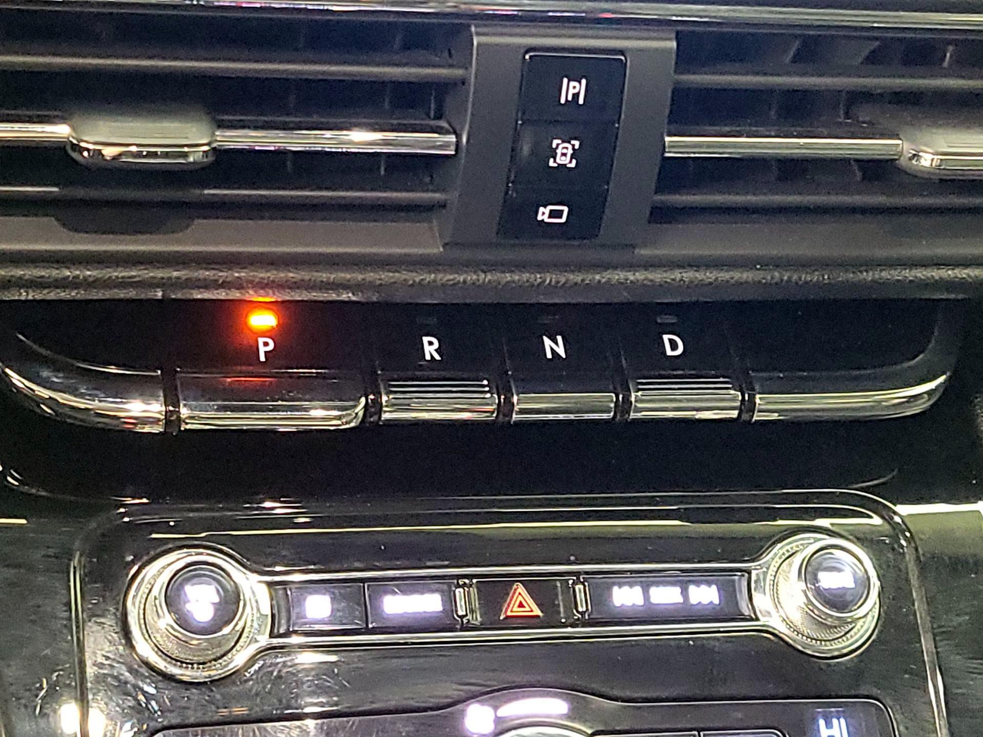 Thumbnail: 2020 Lincoln Corsair - 18