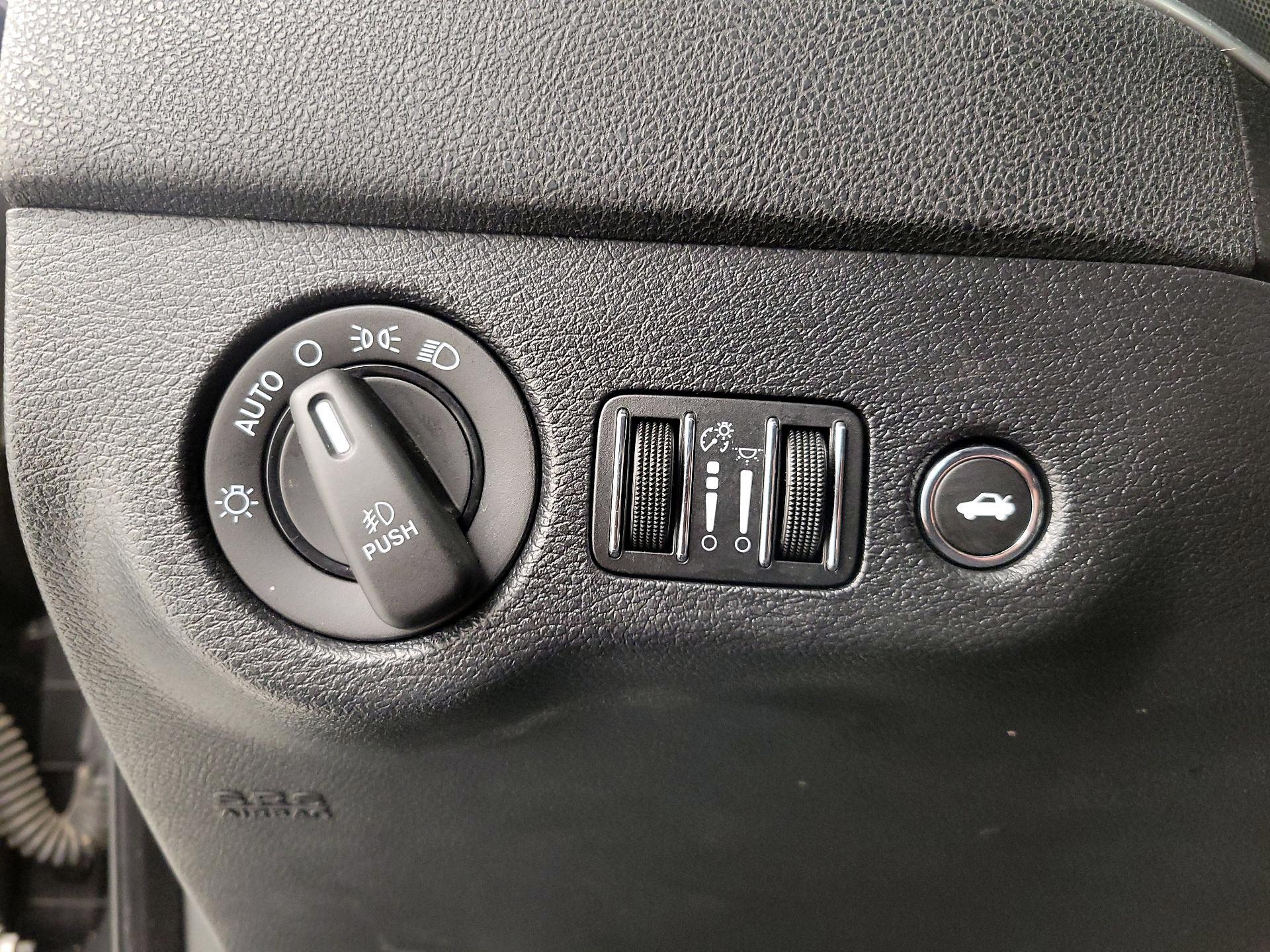 Thumbnail: 2015 Dodge Charger - 13