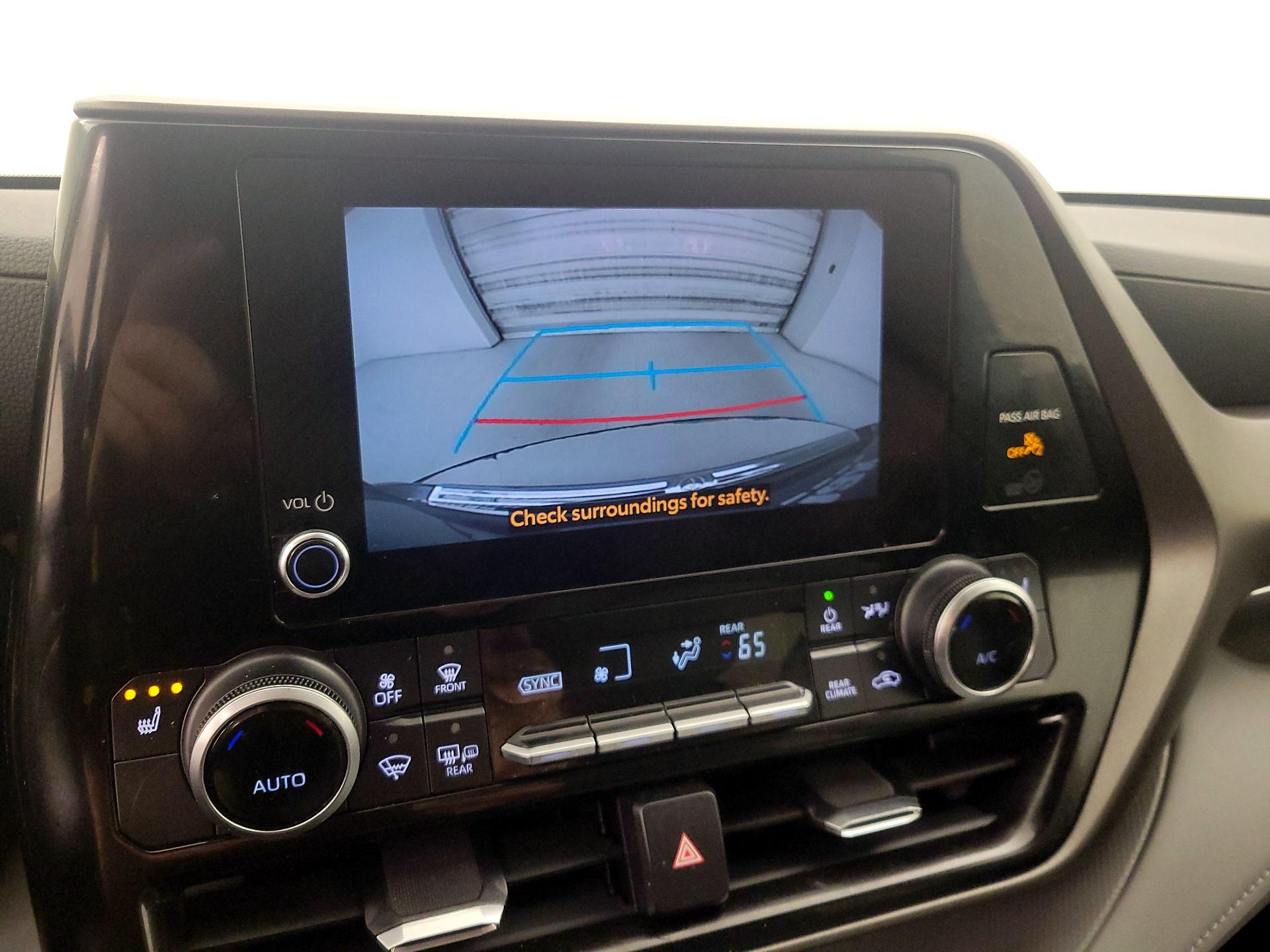 Thumbnail: 2023 Toyota Highlander - 14