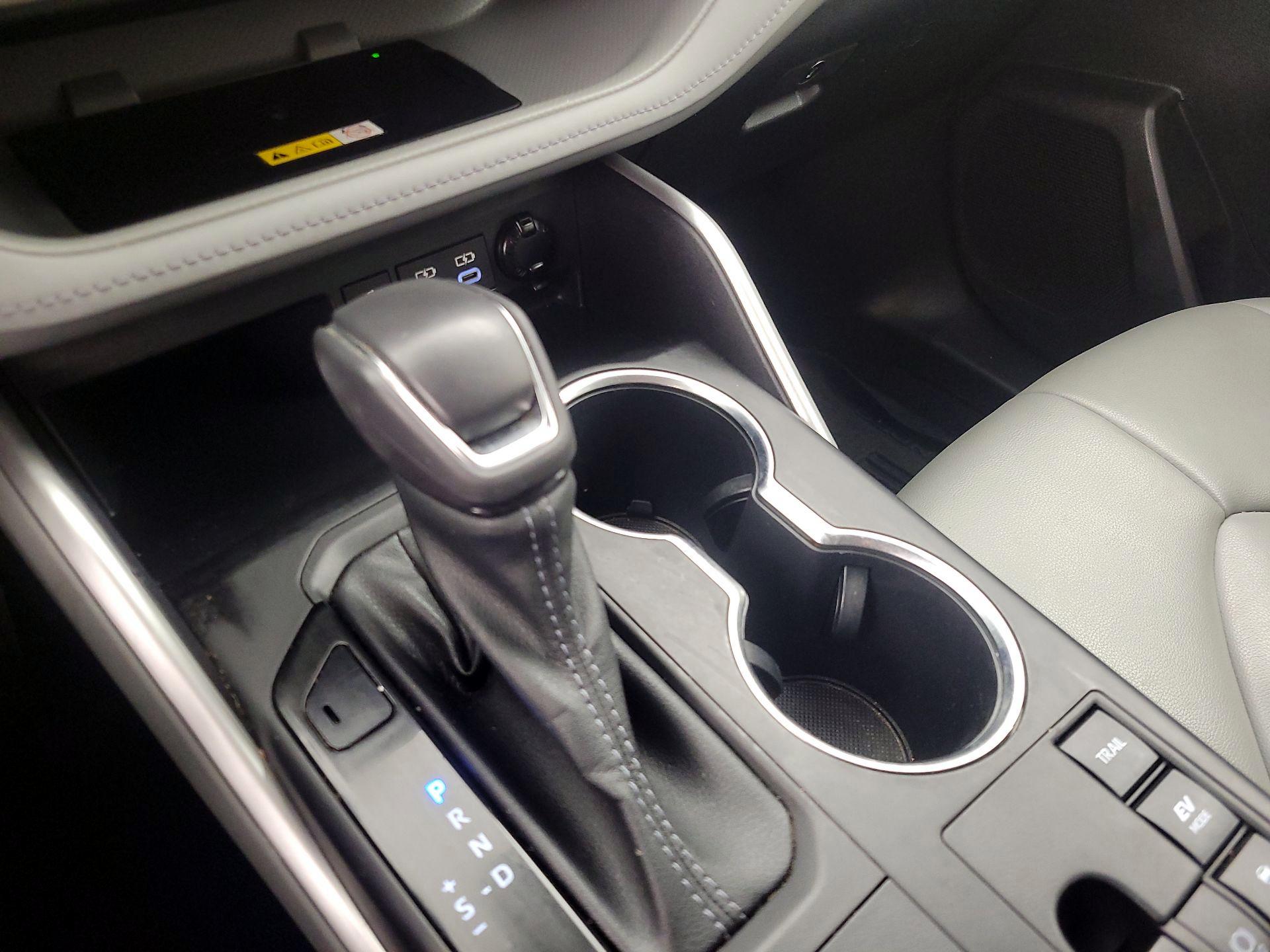 Thumbnail: 2023 Toyota Highlander - 17