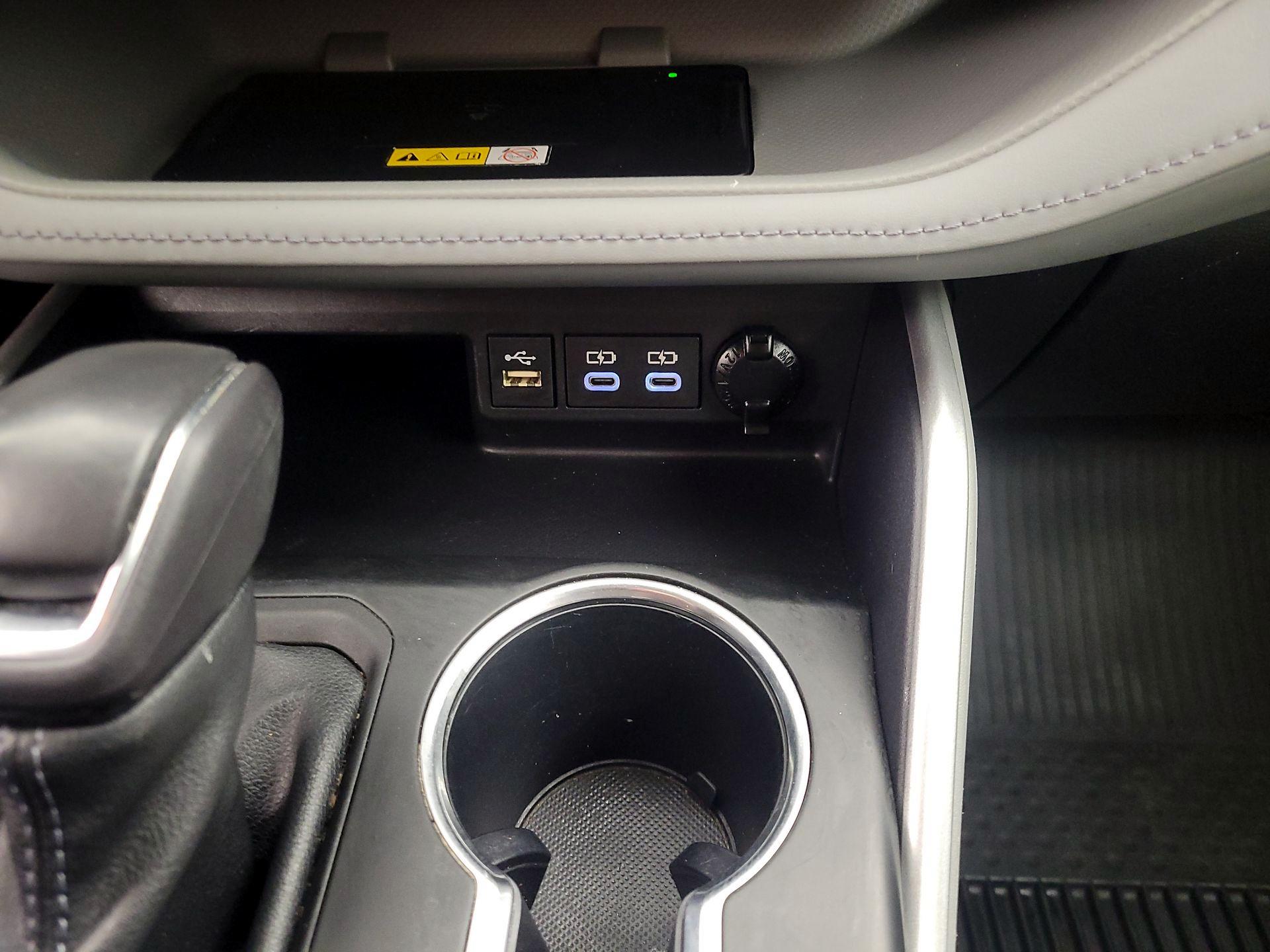 Thumbnail: 2023 Toyota Highlander - 18