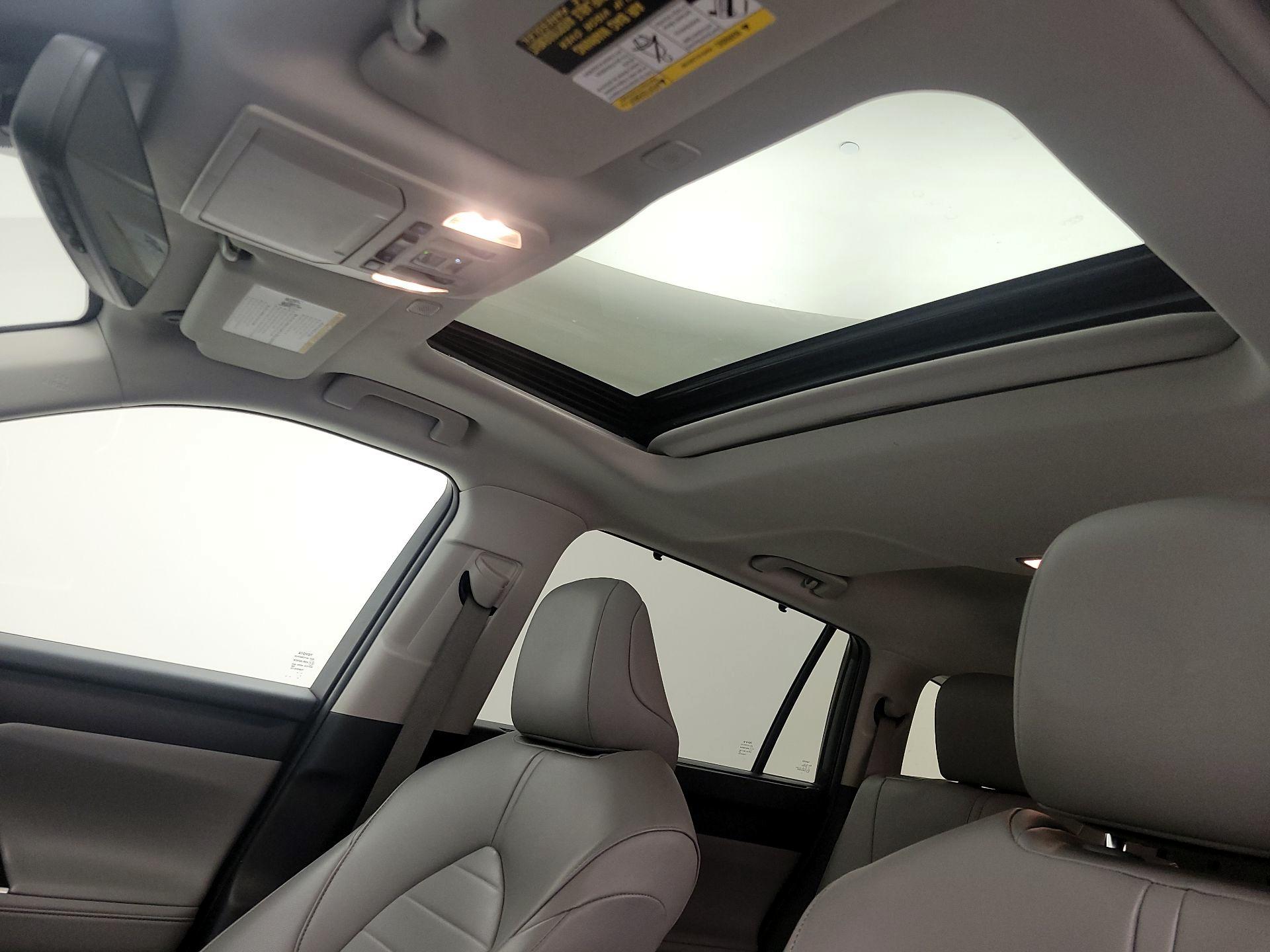 Thumbnail: 2023 Toyota Highlander - 19