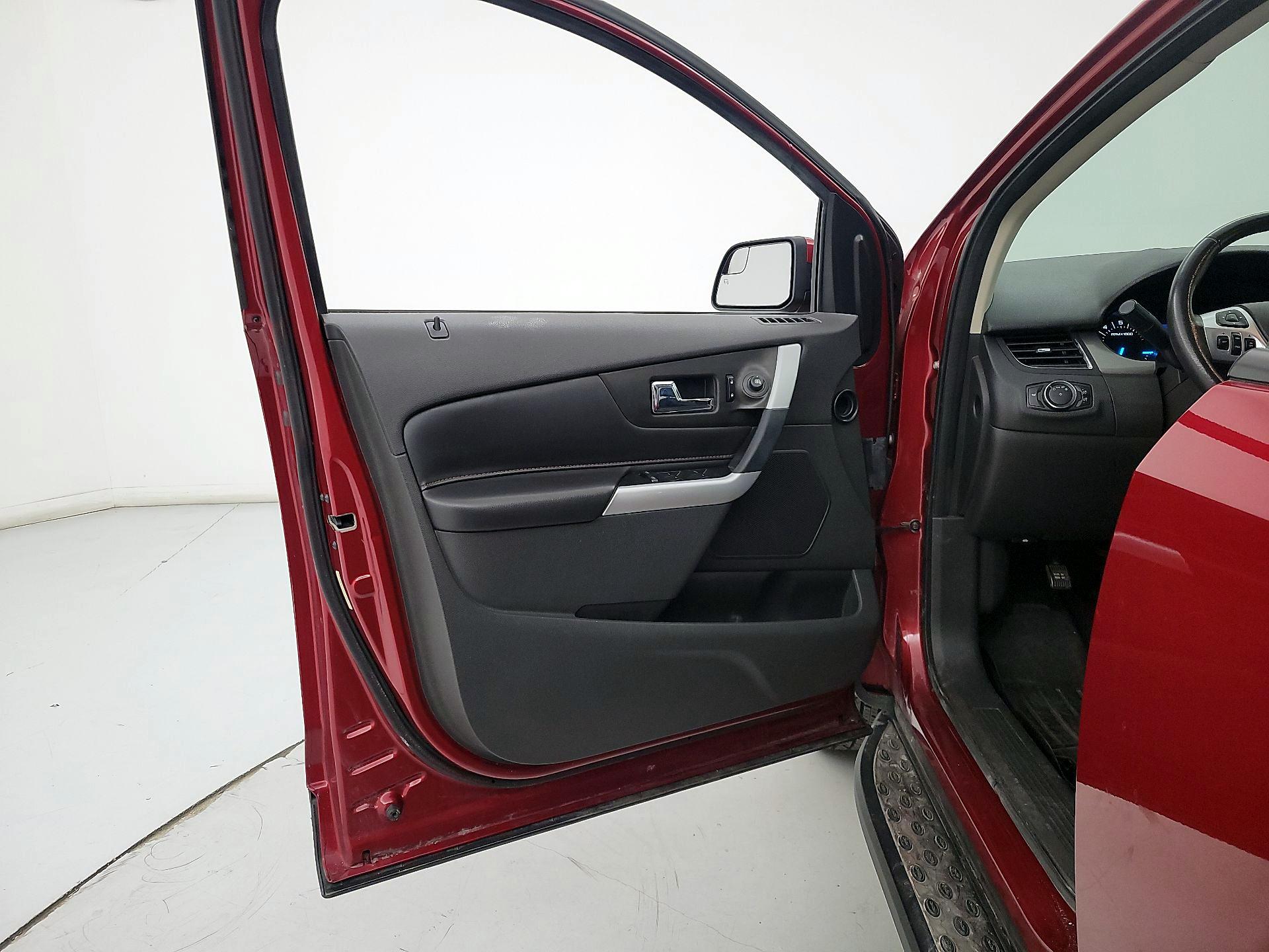 Thumbnail: 2014 Ford Edge - 12