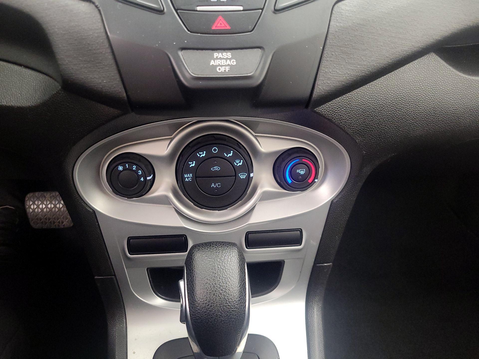 Thumbnail: 2019 Ford Fiesta - 16