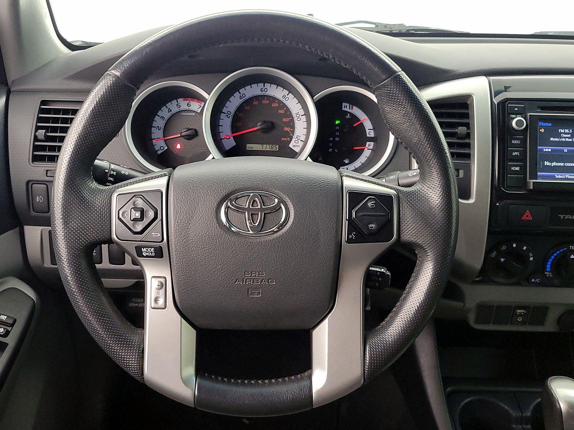 Thumbnail: 2015 Toyota Tacoma - 10