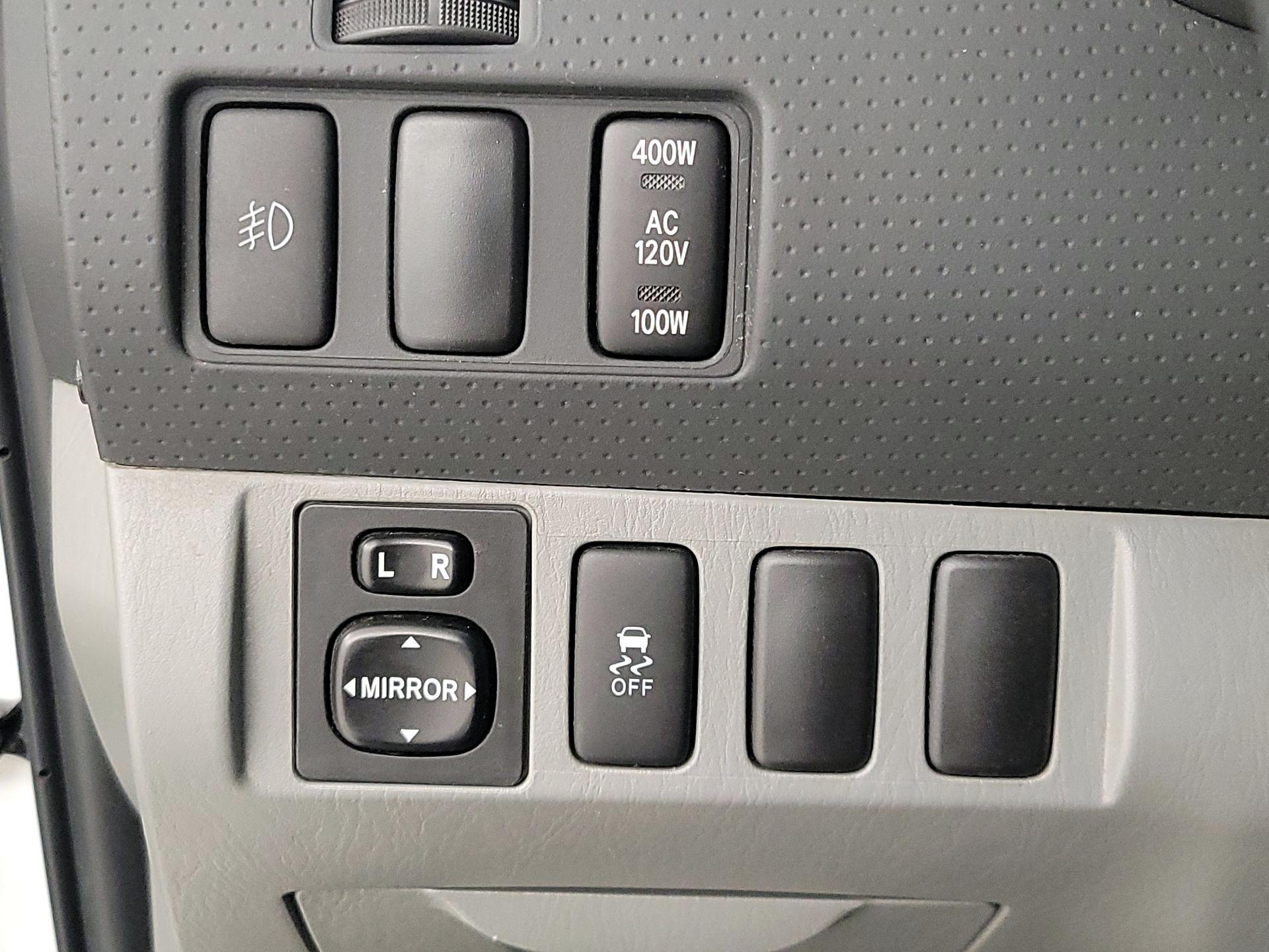 Thumbnail: 2015 Toyota Tacoma - 13