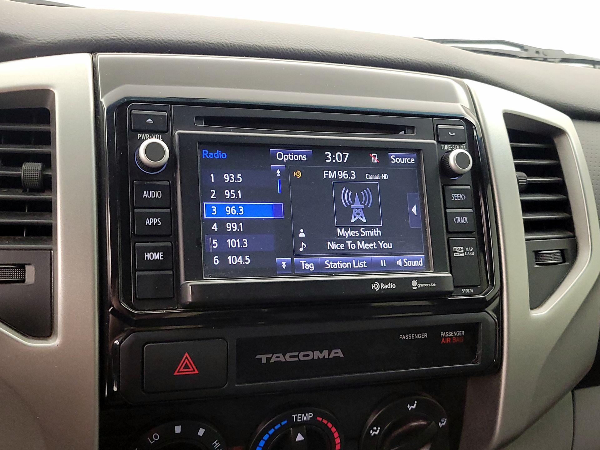 Thumbnail: 2015 Toyota Tacoma - 16