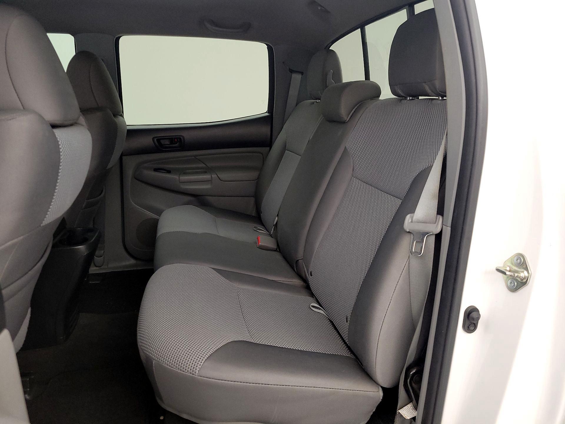 Thumbnail: 2015 Toyota Tacoma - 20