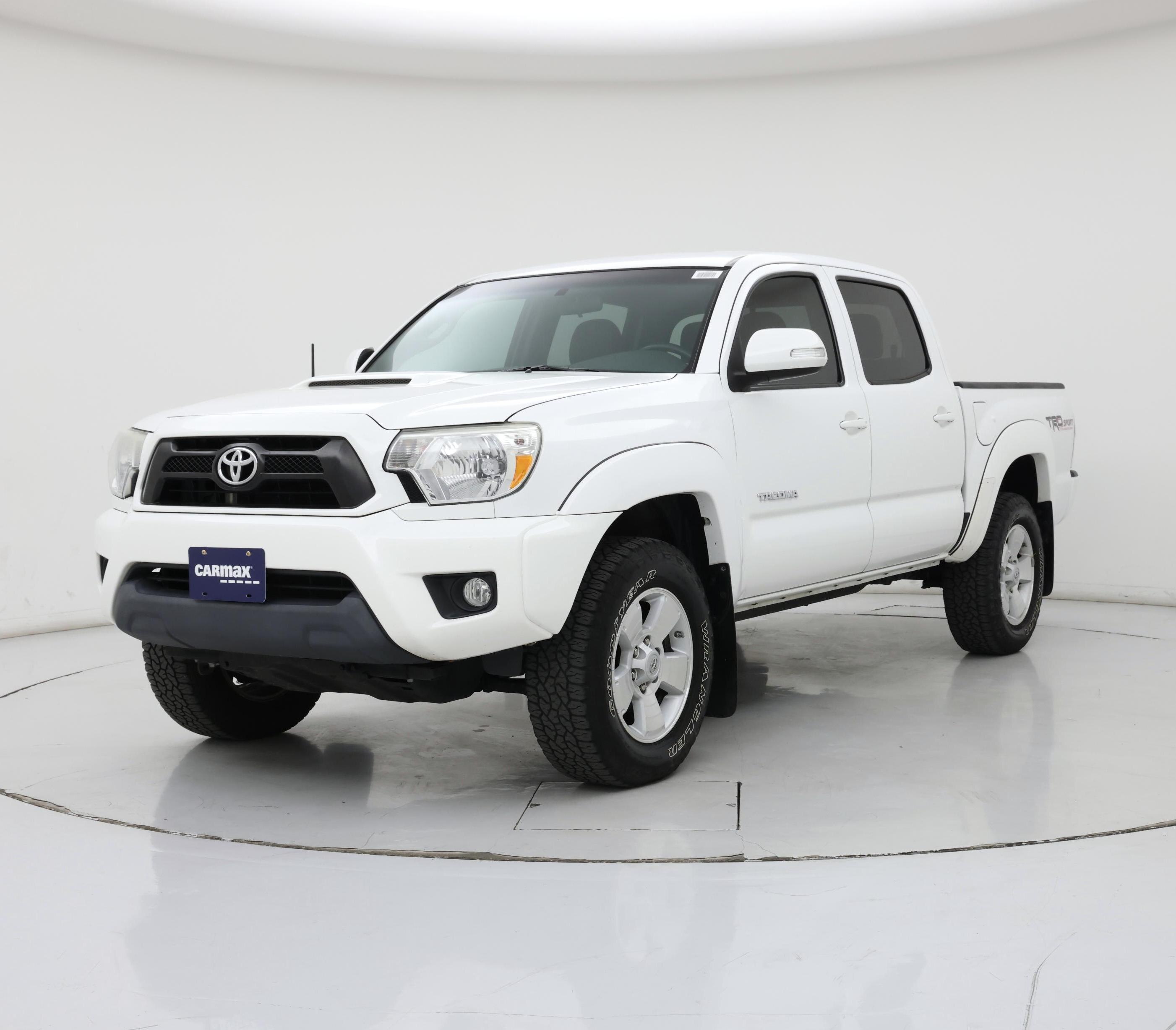 Thumbnail: 2015 Toyota Tacoma - 4