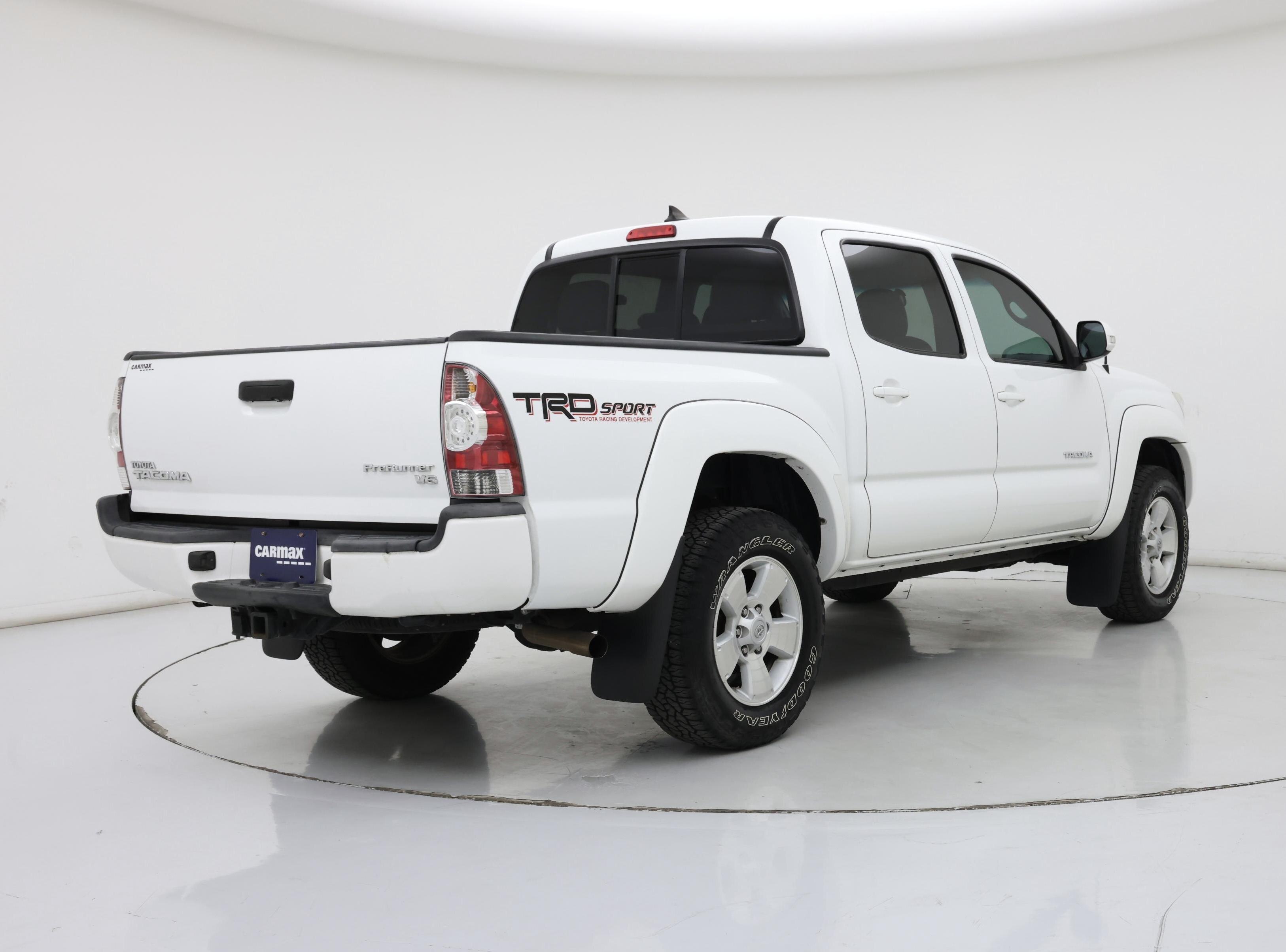 Thumbnail: 2015 Toyota Tacoma - 8