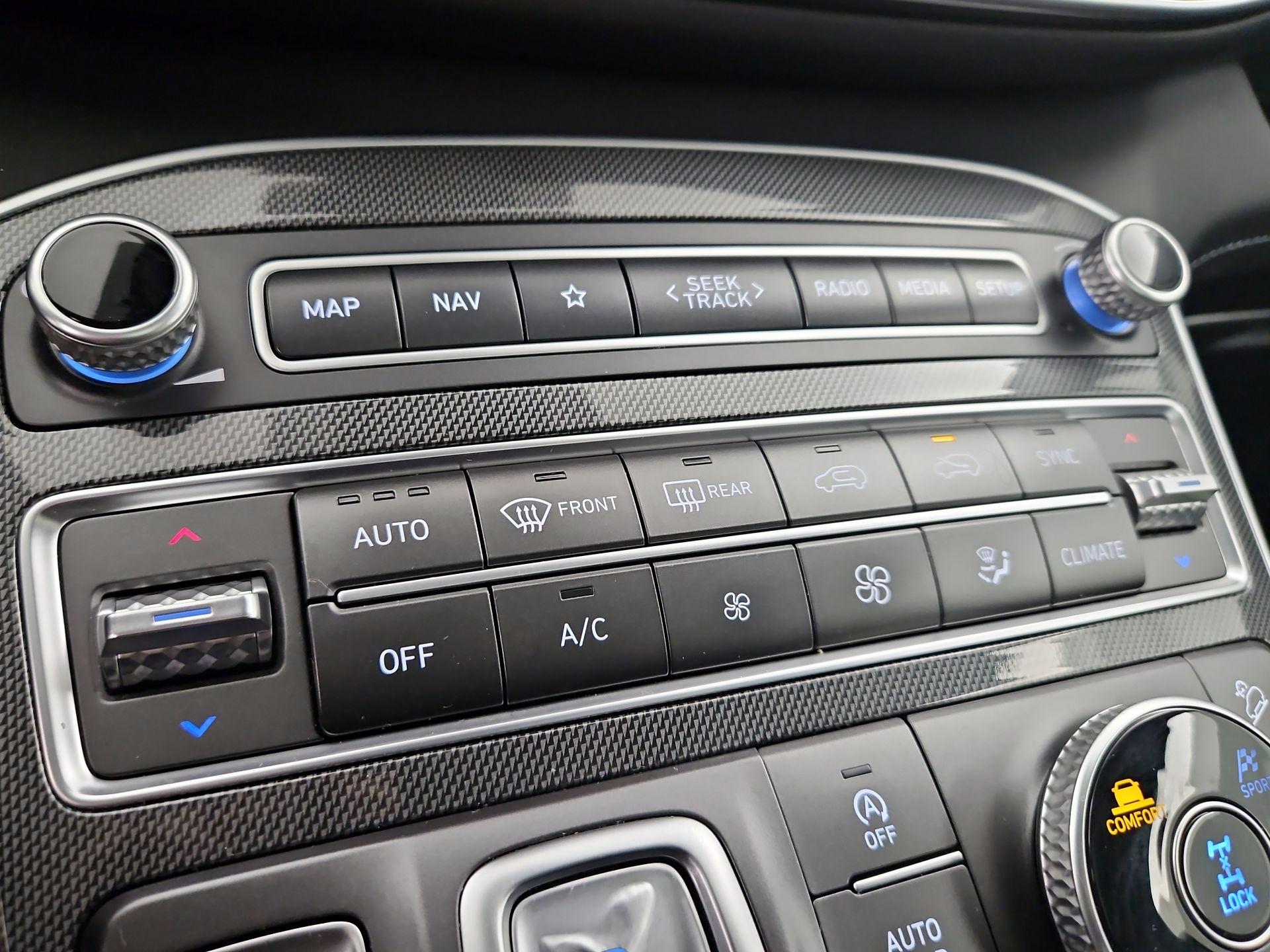 Thumbnail: 2021 Hyundai Santa Fe - 17